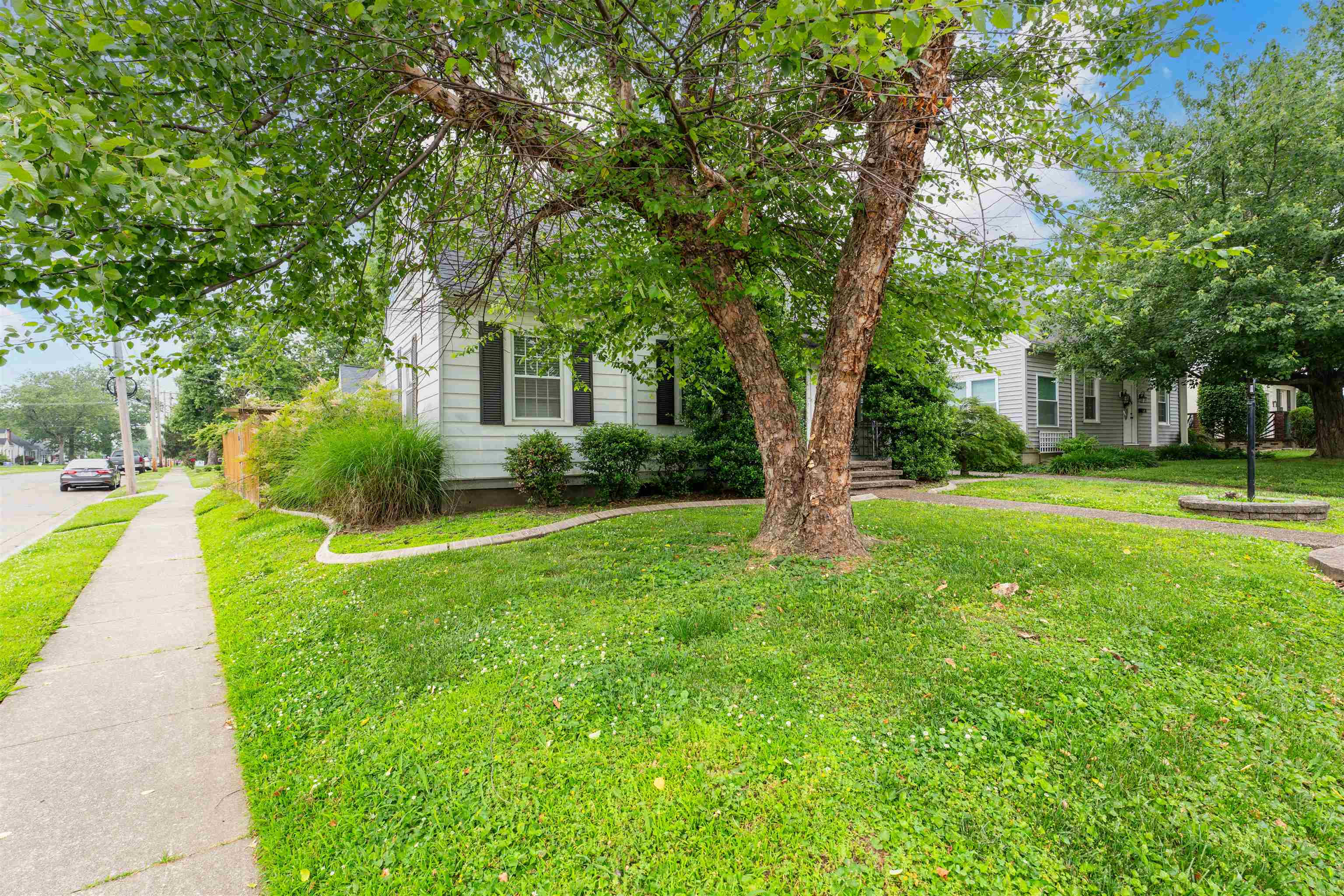 2216 Locust St, Owensboro, Kentucky 42301, 2 Bedrooms Bedrooms, ,1 BathroomBathrooms,Single Family Residence,For Sale,Locust St,93106