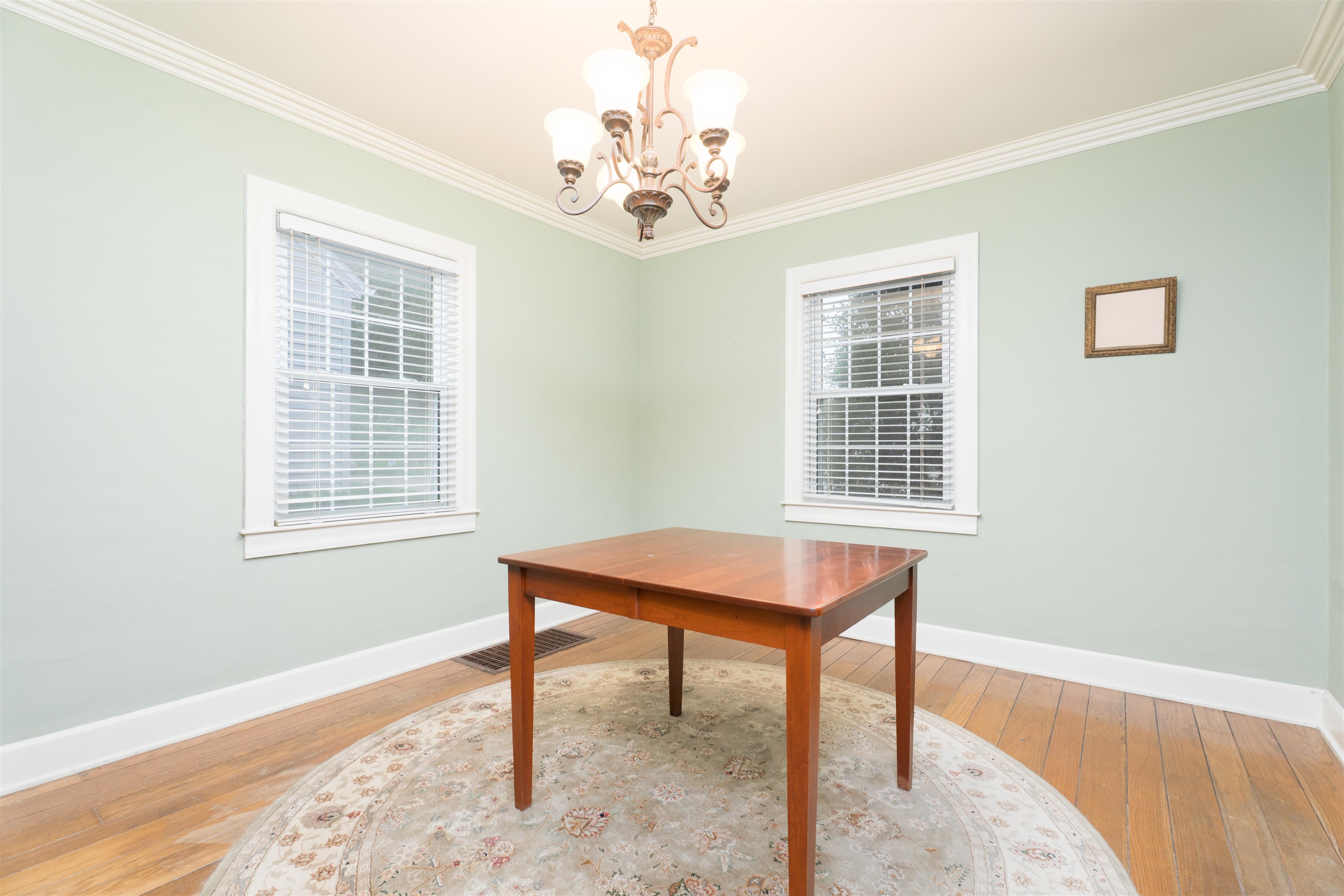 2216 Locust St, Owensboro, Kentucky 42301, 2 Bedrooms Bedrooms, ,1 BathroomBathrooms,Single Family Residence,For Sale,Locust St,93106