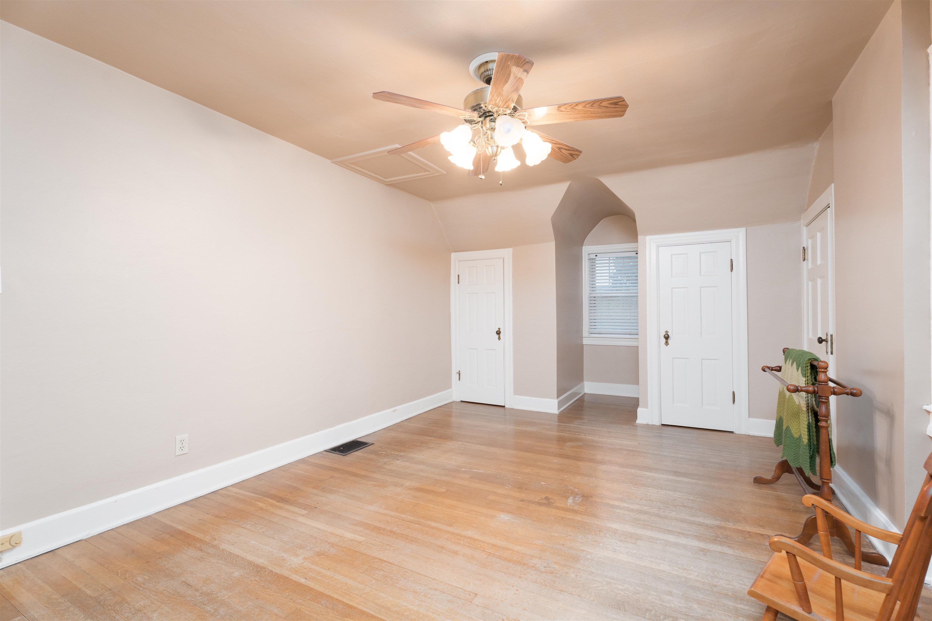 2216 Locust St, Owensboro, Kentucky 42301, 2 Bedrooms Bedrooms, ,1 BathroomBathrooms,Single Family Residence,For Sale,Locust St,93106