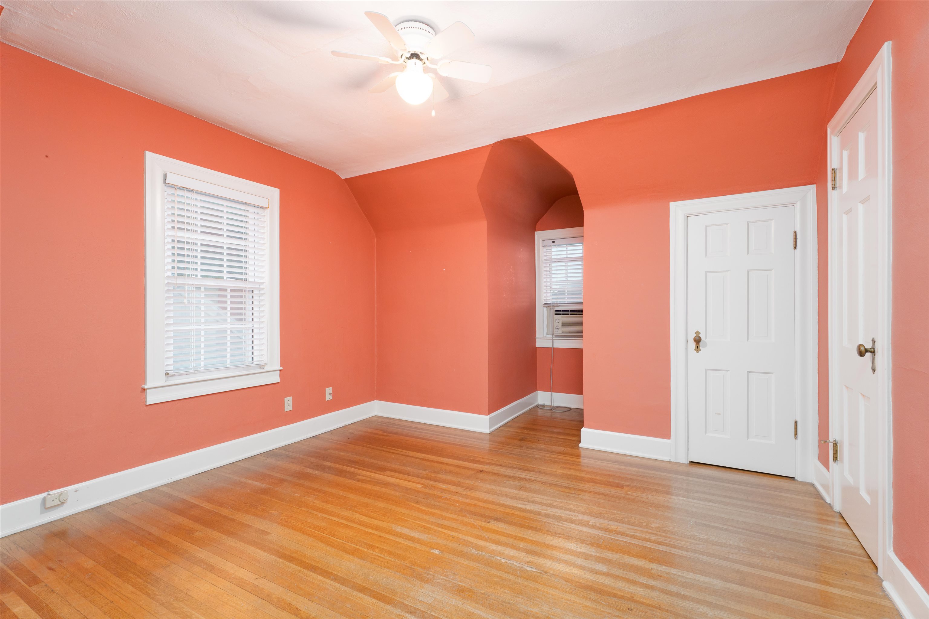 2216 Locust St, Owensboro, Kentucky 42301, 2 Bedrooms Bedrooms, ,1 BathroomBathrooms,Single Family Residence,For Sale,Locust St,93106