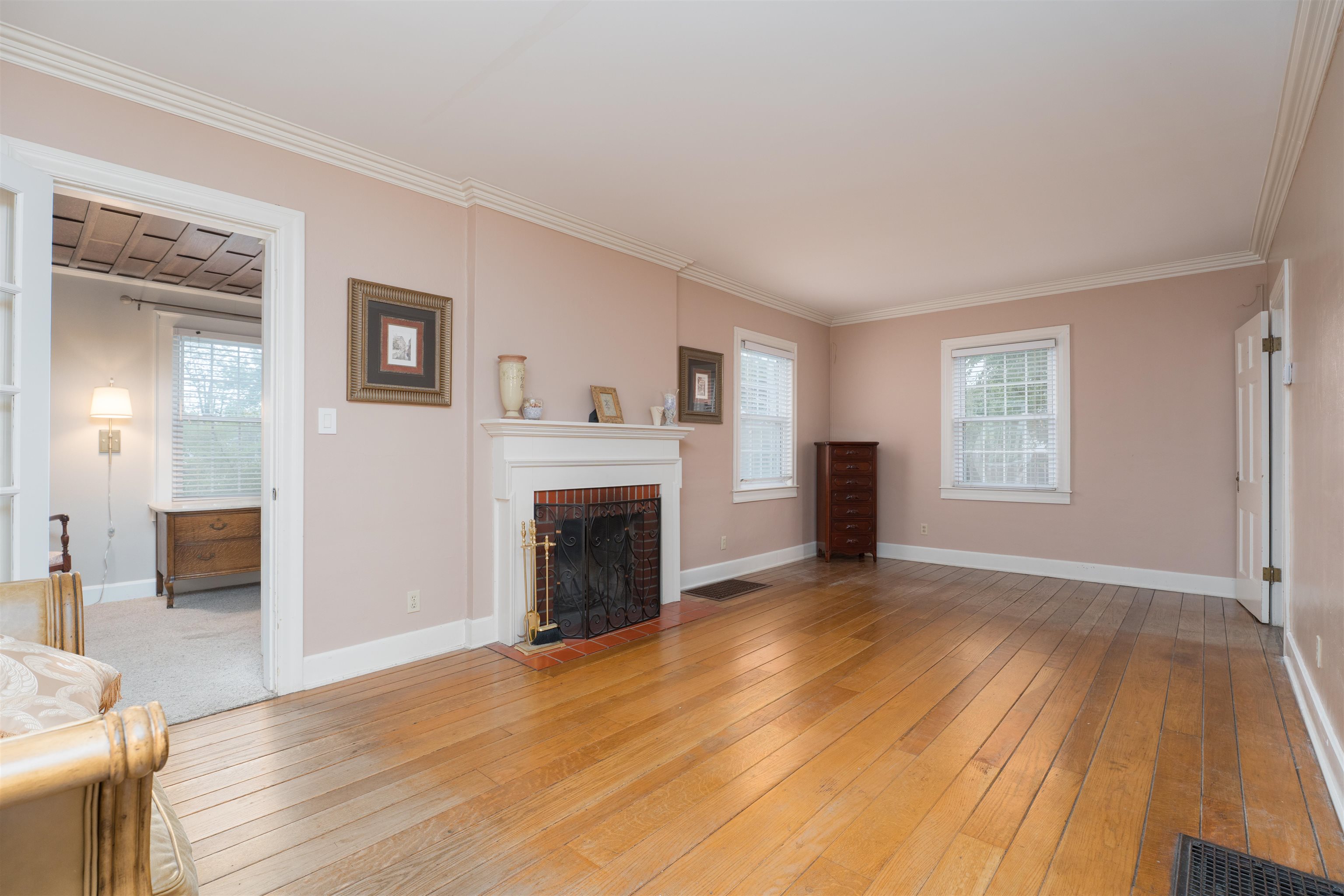 2216 Locust St, Owensboro, Kentucky 42301, 2 Bedrooms Bedrooms, ,1 BathroomBathrooms,Single Family Residence,For Sale,Locust St,93106