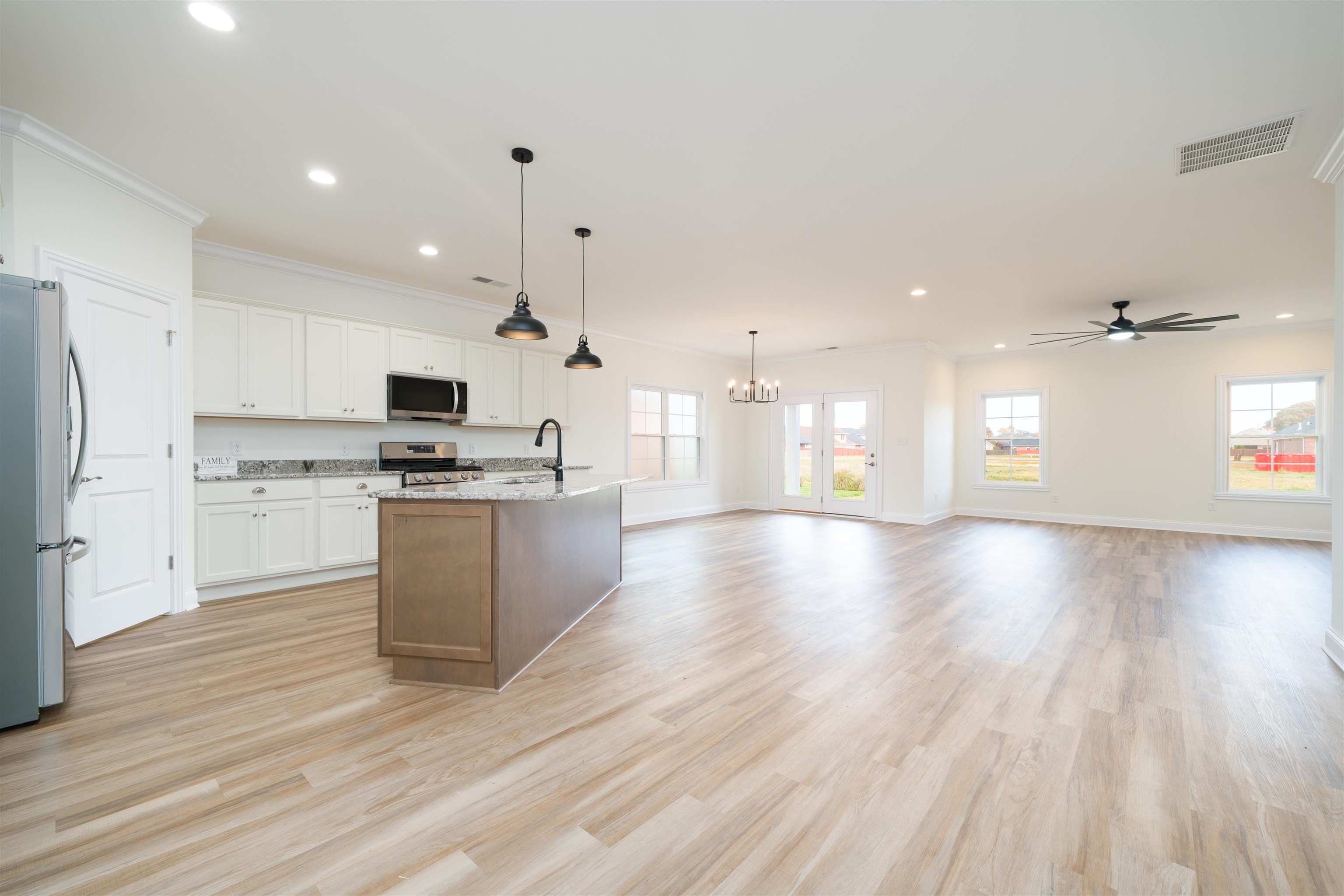 652 Stableford Circle, Owensboro, Kentucky 42303, 3 Bedrooms Bedrooms, ,2 BathroomsBathrooms,Single Family Residence,For Sale,Stableford Circle,93118