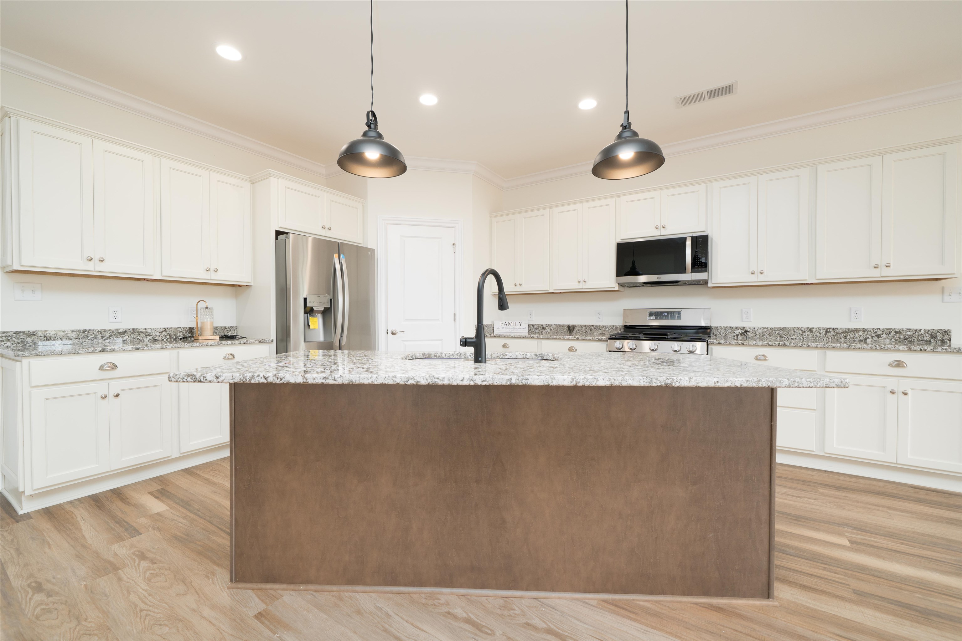 652 Stableford Circle, Owensboro, Kentucky 42303, 3 Bedrooms Bedrooms, ,2 BathroomsBathrooms,Single Family Residence,For Sale,Stableford Circle,93118