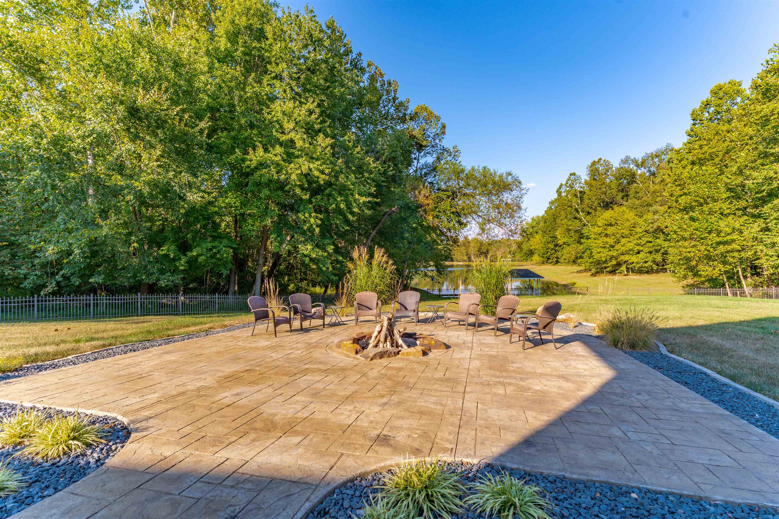 1088 HUNTER BLVD, NEWBURGH, Indiana 47630, 5 Bedrooms Bedrooms, ,4 BathroomsBathrooms,Single Family Residence,For Sale,HUNTER BLVD,93123