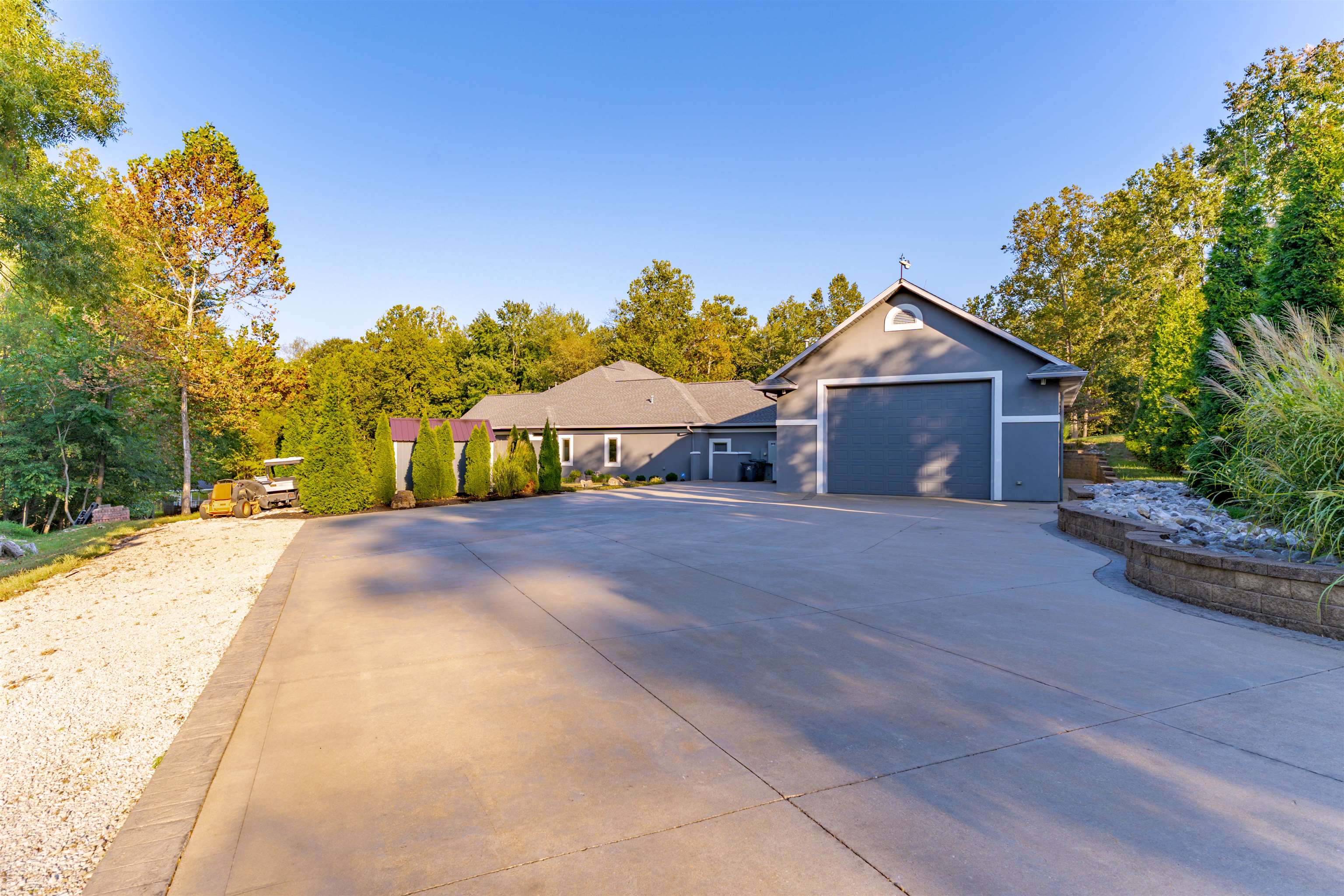 1088 HUNTER BLVD, NEWBURGH, Indiana 47630, 5 Bedrooms Bedrooms, ,4 BathroomsBathrooms,Single Family Residence,For Sale,HUNTER BLVD,93123