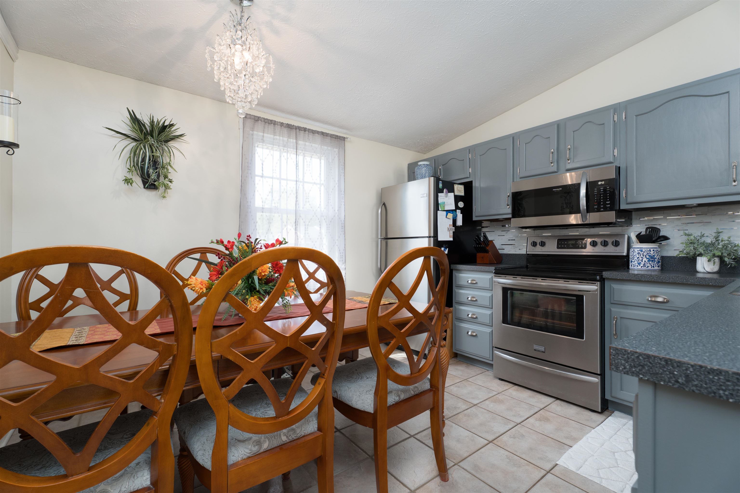 2501 Strickland Dr, Owensboro, Kentucky 42301, 3 Bedrooms Bedrooms, ,1 BathroomBathrooms,Single Family Residence,For Sale,Strickland Dr,93132