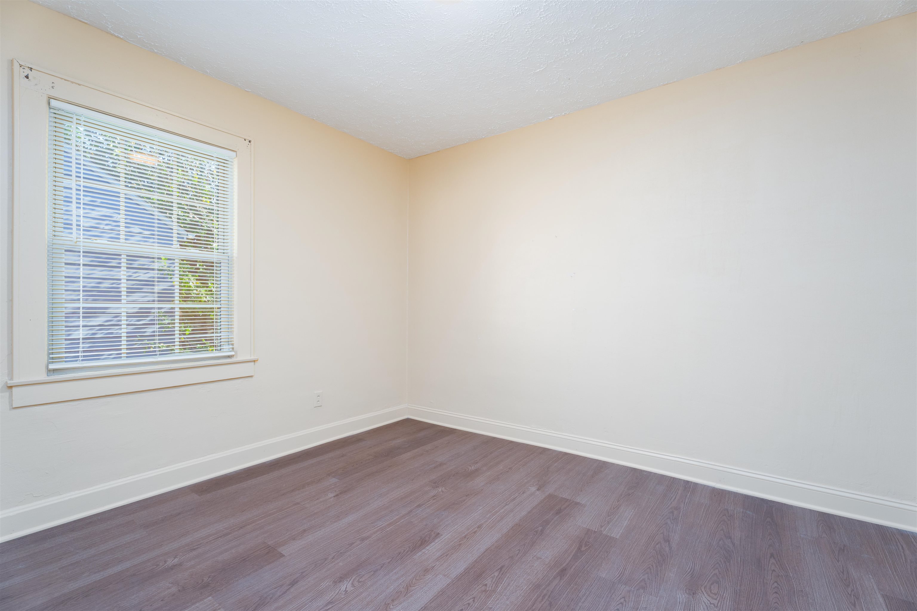 518 Birkhead Ave, Owensboro, Kentucky 42303, 2 Bedrooms Bedrooms, ,1 BathroomBathrooms,Single Family Residence,For Sale,Birkhead Ave,93142