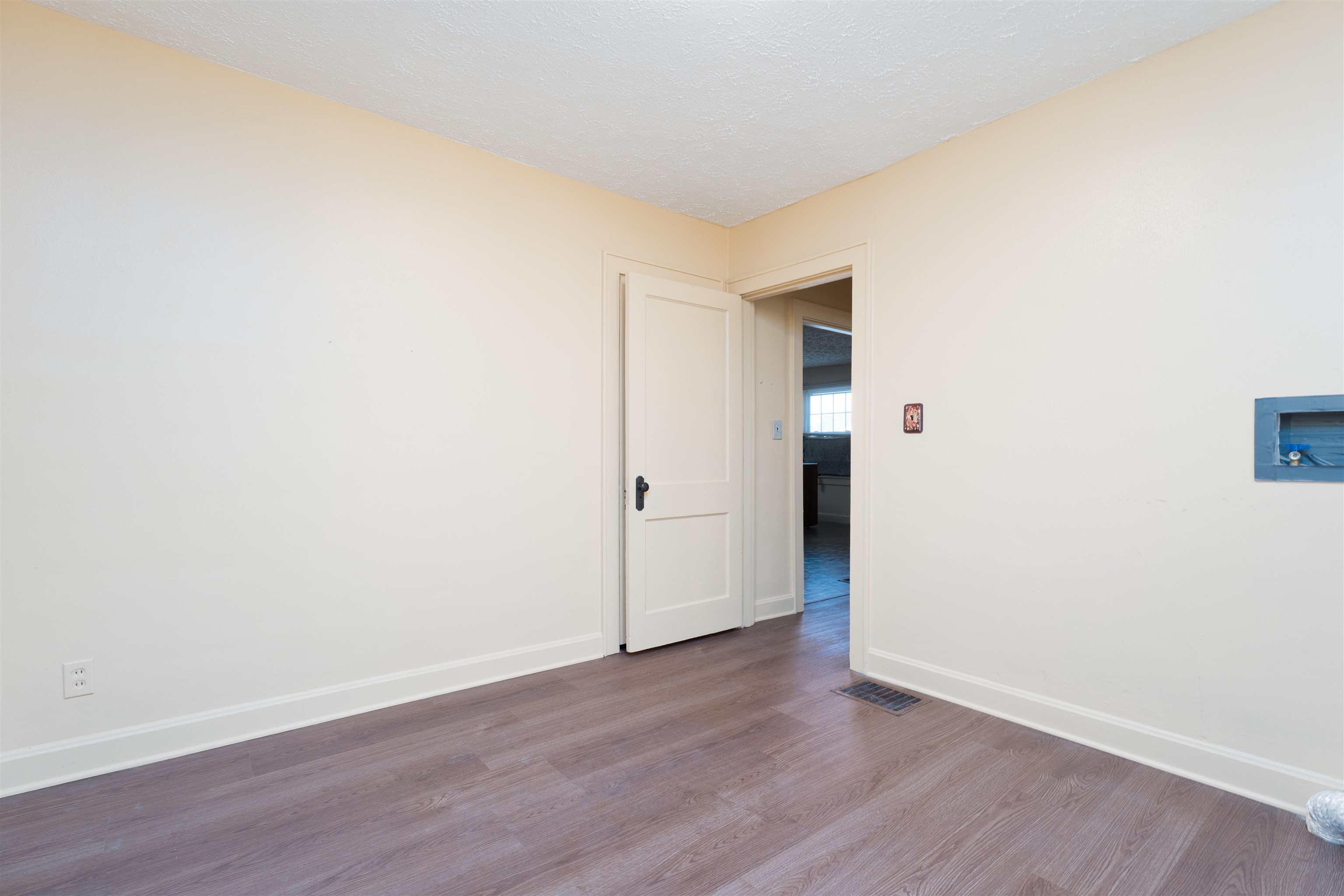 518 Birkhead Ave, Owensboro, Kentucky 42303, 2 Bedrooms Bedrooms, ,1 BathroomBathrooms,Single Family Residence,For Sale,Birkhead Ave,93142