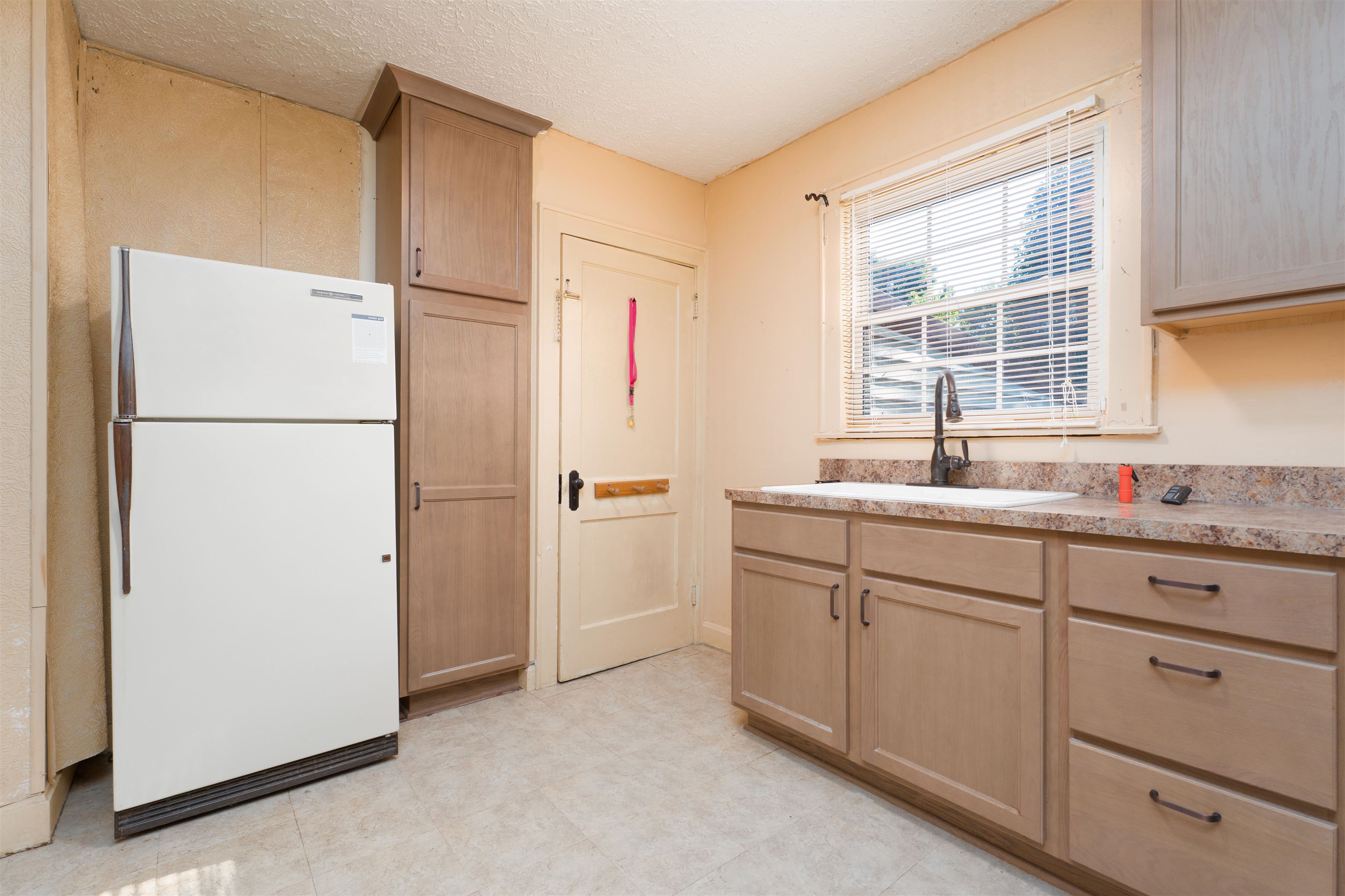 518 Birkhead Ave, Owensboro, Kentucky 42303, 2 Bedrooms Bedrooms, ,1 BathroomBathrooms,Single Family Residence,For Sale,Birkhead Ave,93142