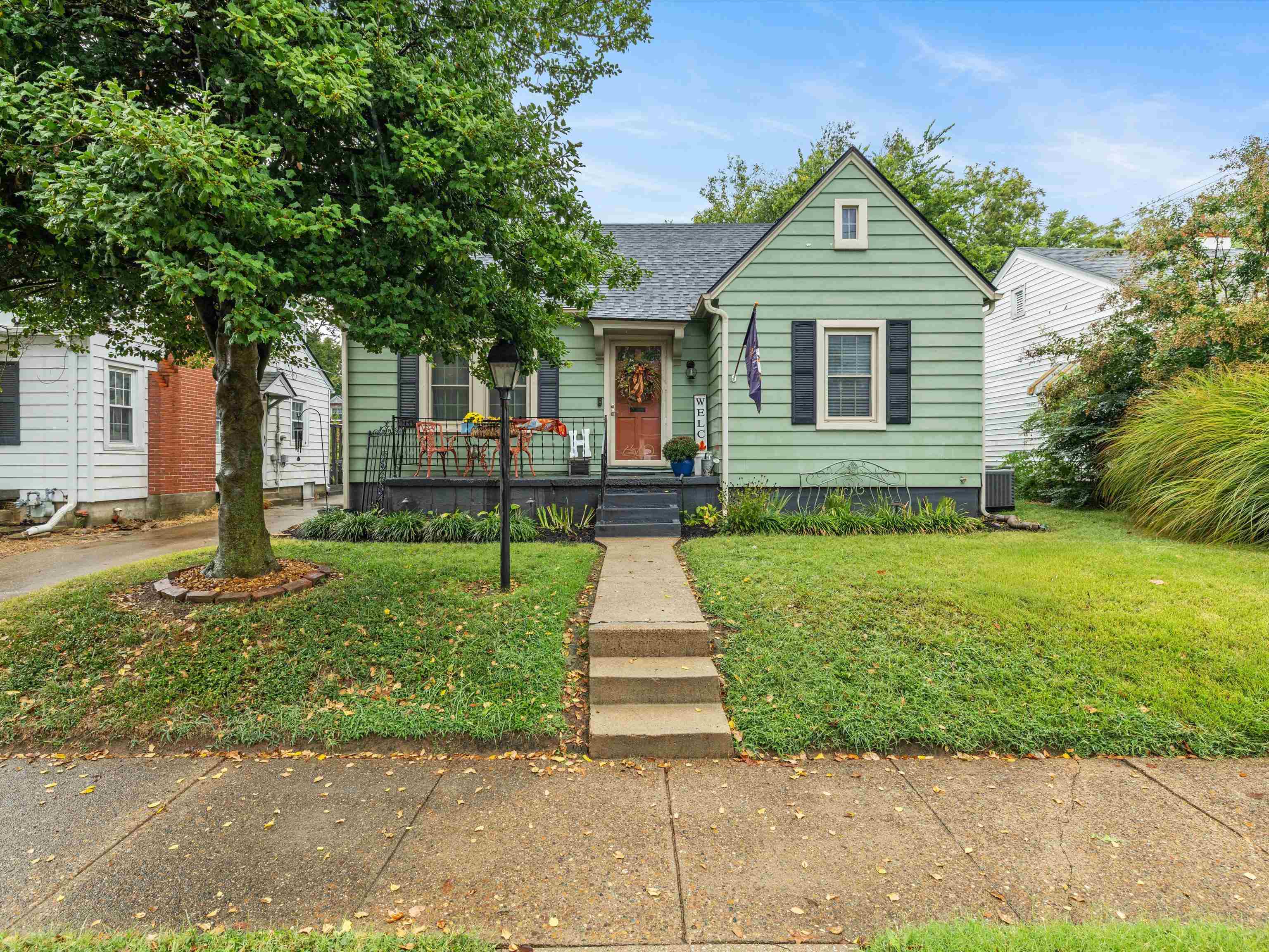 2320 Cedar St, Owensboro, Kentucky 42301, 2 Bedrooms Bedrooms, ,1 BathroomBathrooms,Single Family Residence,For Sale,Cedar St,93143