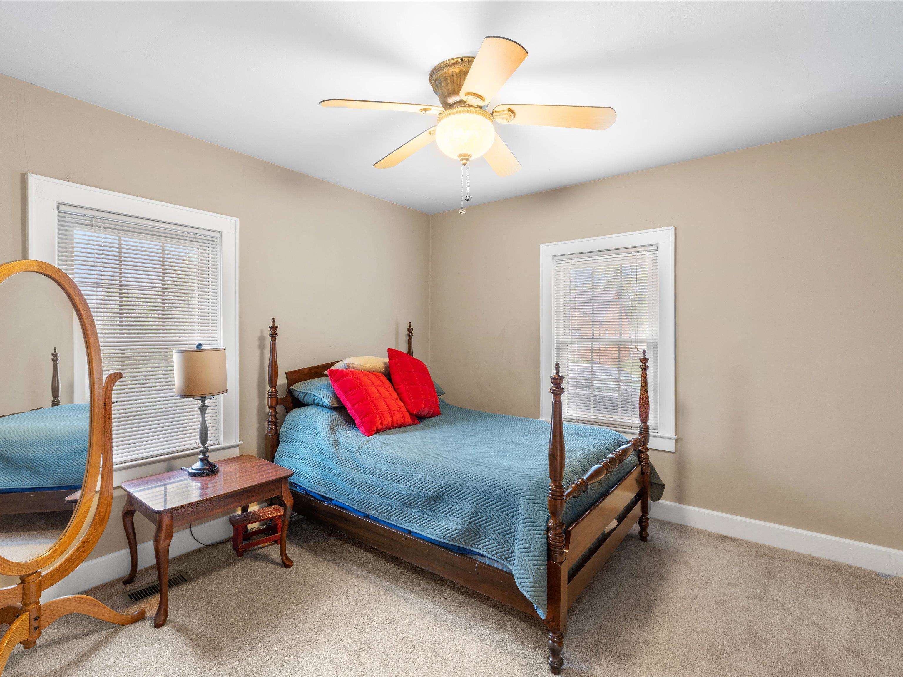 2320 Cedar St, Owensboro, Kentucky 42301, 2 Bedrooms Bedrooms, ,1 BathroomBathrooms,Single Family Residence,For Sale,Cedar St,93143