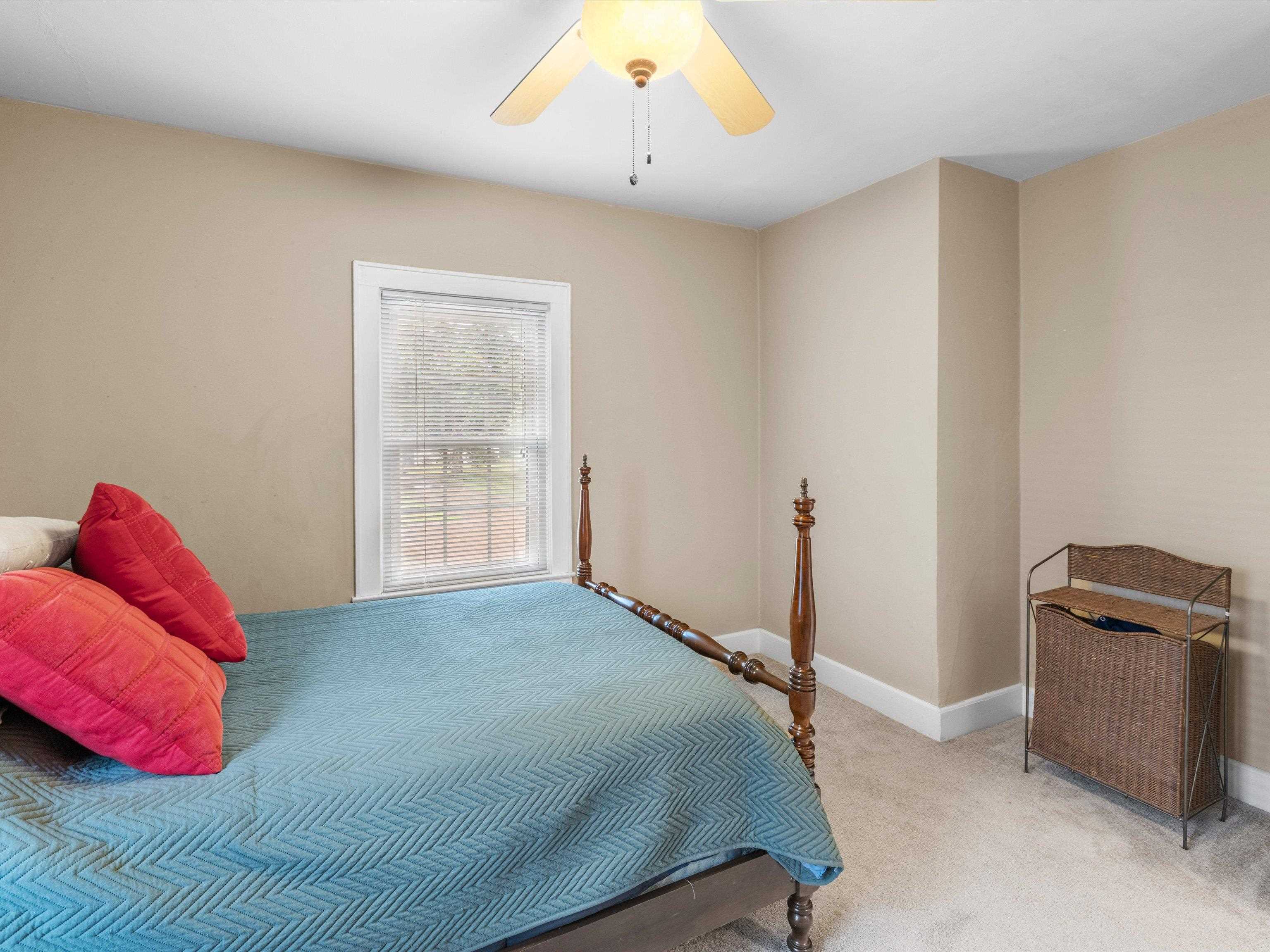 2320 Cedar St, Owensboro, Kentucky 42301, 2 Bedrooms Bedrooms, ,1 BathroomBathrooms,Single Family Residence,For Sale,Cedar St,93143