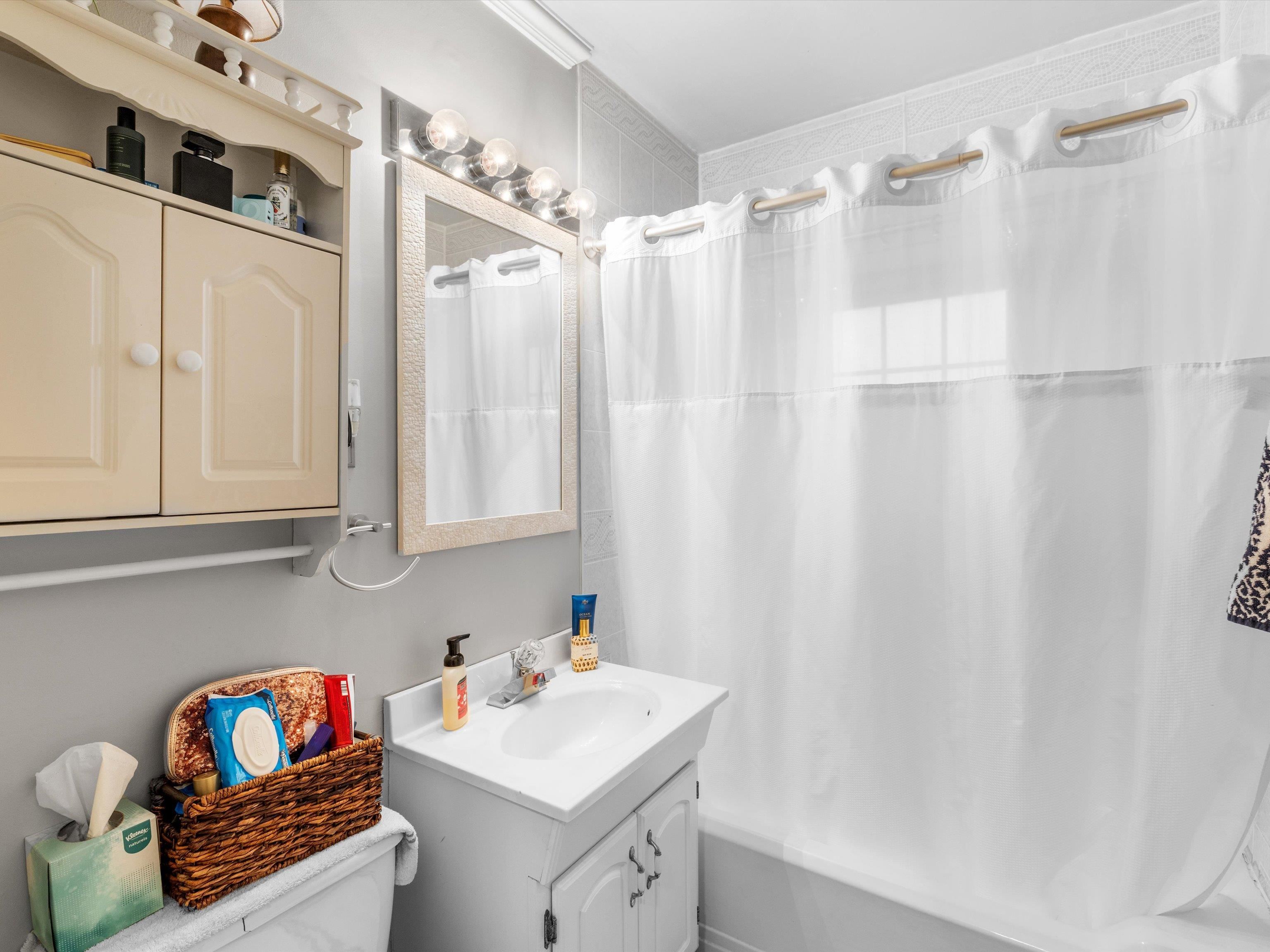 2320 Cedar St, Owensboro, Kentucky 42301, 2 Bedrooms Bedrooms, ,1 BathroomBathrooms,Single Family Residence,For Sale,Cedar St,93143