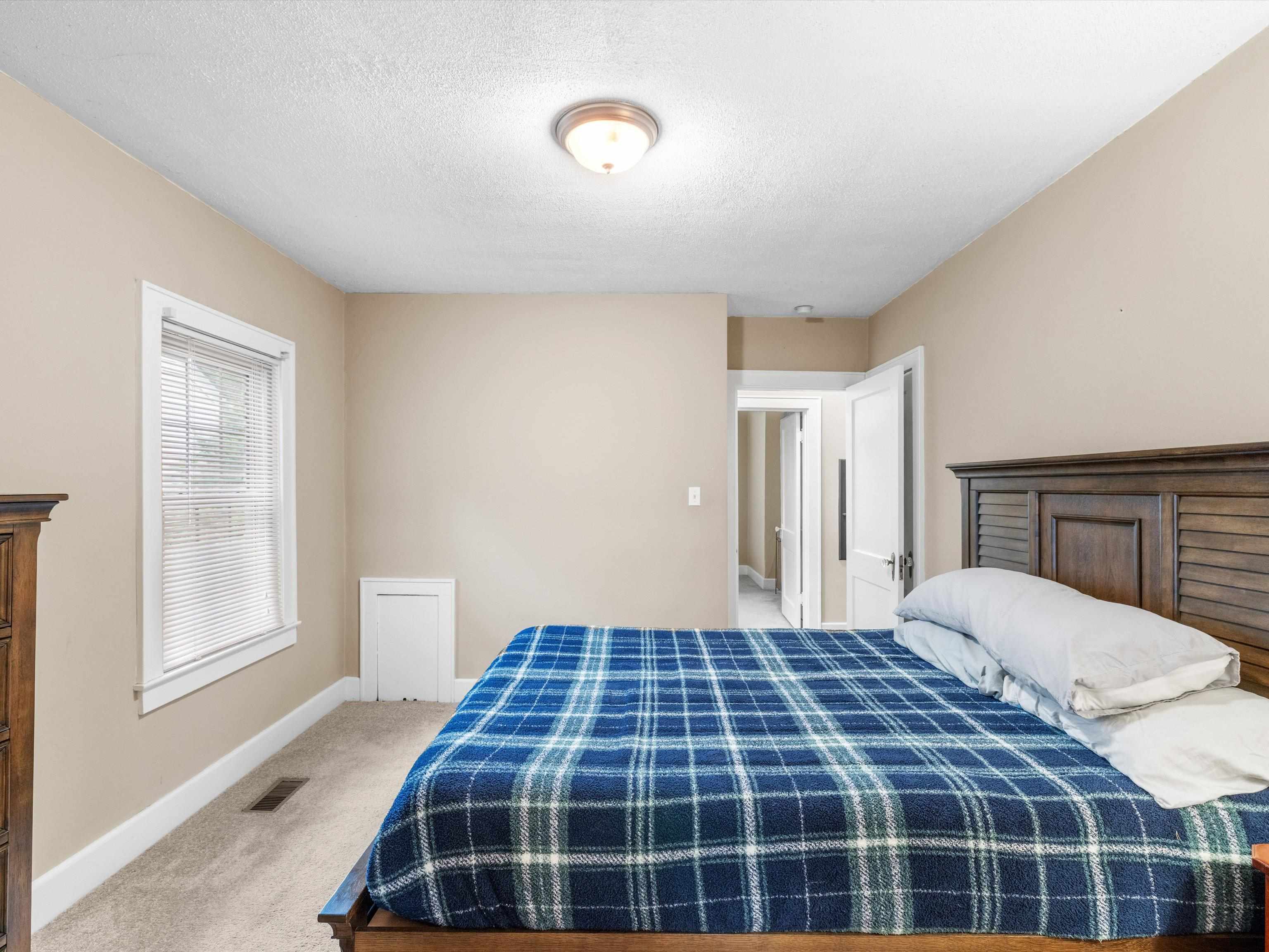 2320 Cedar St, Owensboro, Kentucky 42301, 2 Bedrooms Bedrooms, ,1 BathroomBathrooms,Single Family Residence,For Sale,Cedar St,93143