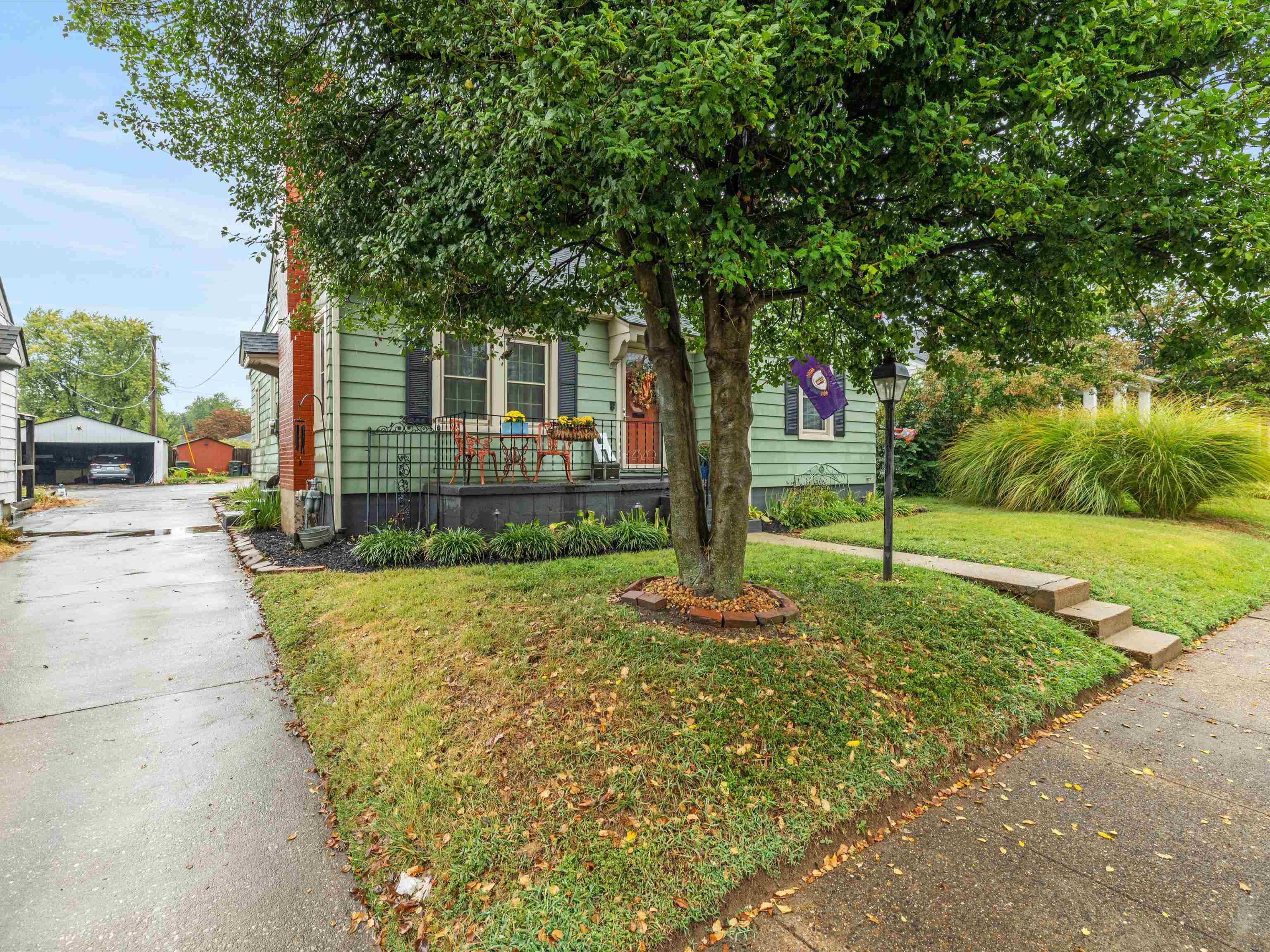 2320 Cedar St, Owensboro, Kentucky 42301, 2 Bedrooms Bedrooms, ,1 BathroomBathrooms,Single Family Residence,For Sale,Cedar St,93143