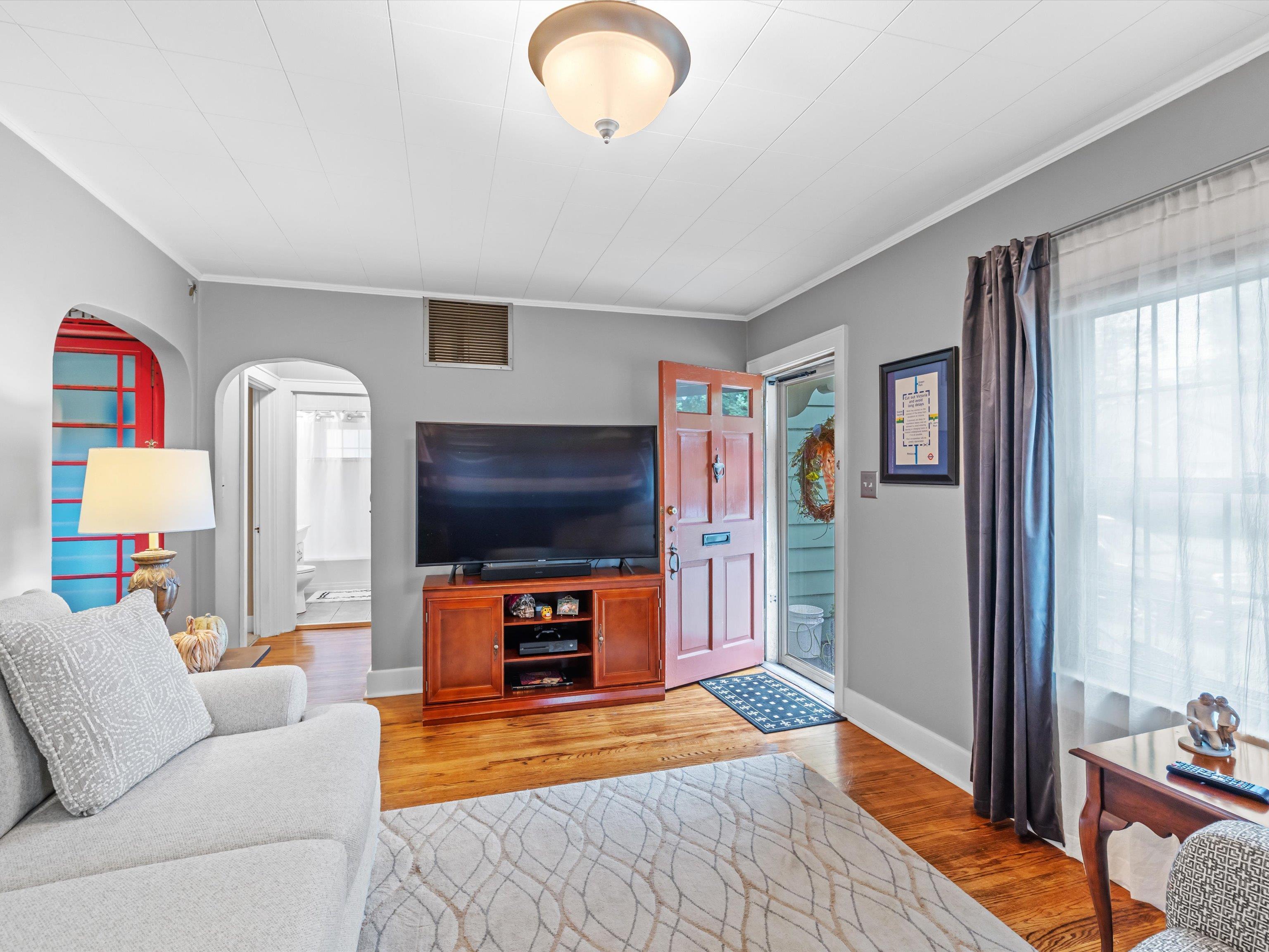 2320 Cedar St, Owensboro, Kentucky 42301, 2 Bedrooms Bedrooms, ,1 BathroomBathrooms,Single Family Residence,For Sale,Cedar St,93143