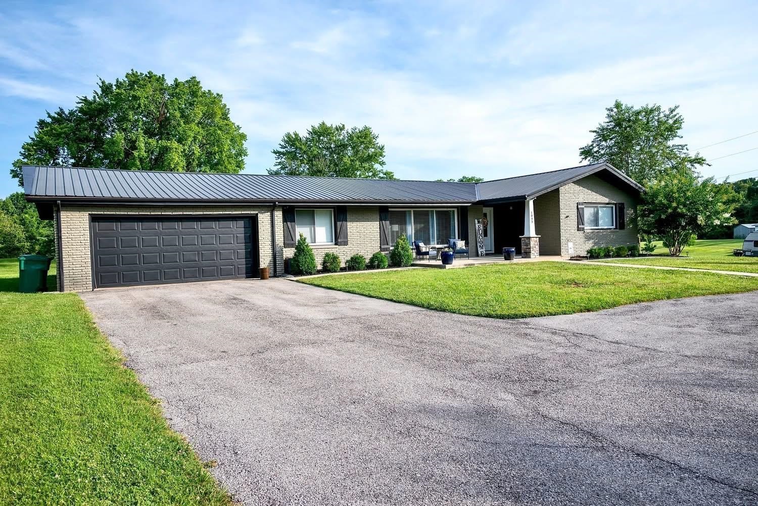 1045 Hawes BLVD, Hawesville, Kentucky 42348, 4 Bedrooms Bedrooms, ,2 BathroomsBathrooms,Single Family Residence,For Sale,Hawes BLVD,93165