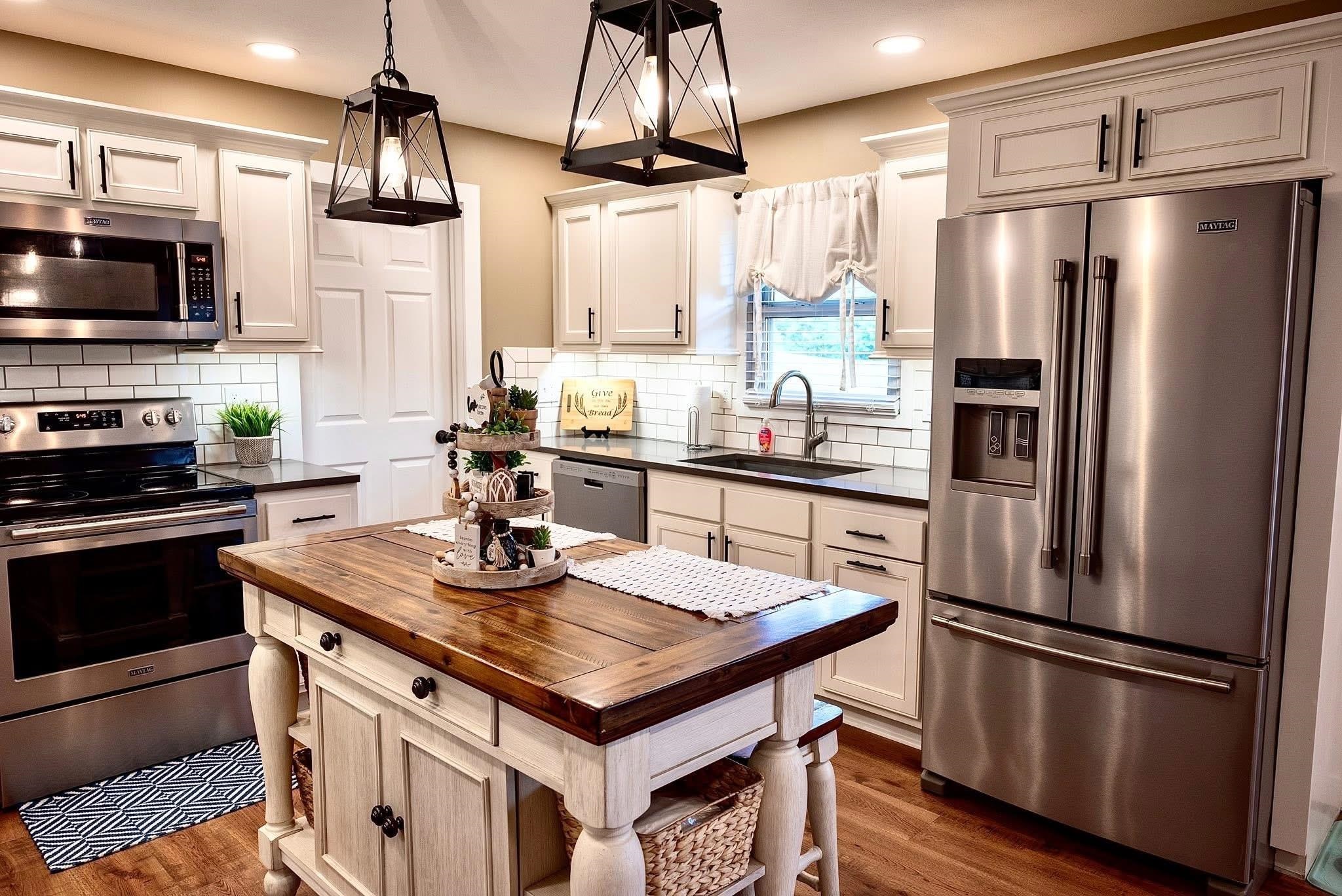 1045 Hawes BLVD, Hawesville, Kentucky 42348, 4 Bedrooms Bedrooms, ,2 BathroomsBathrooms,Single Family Residence,For Sale,Hawes BLVD,93165