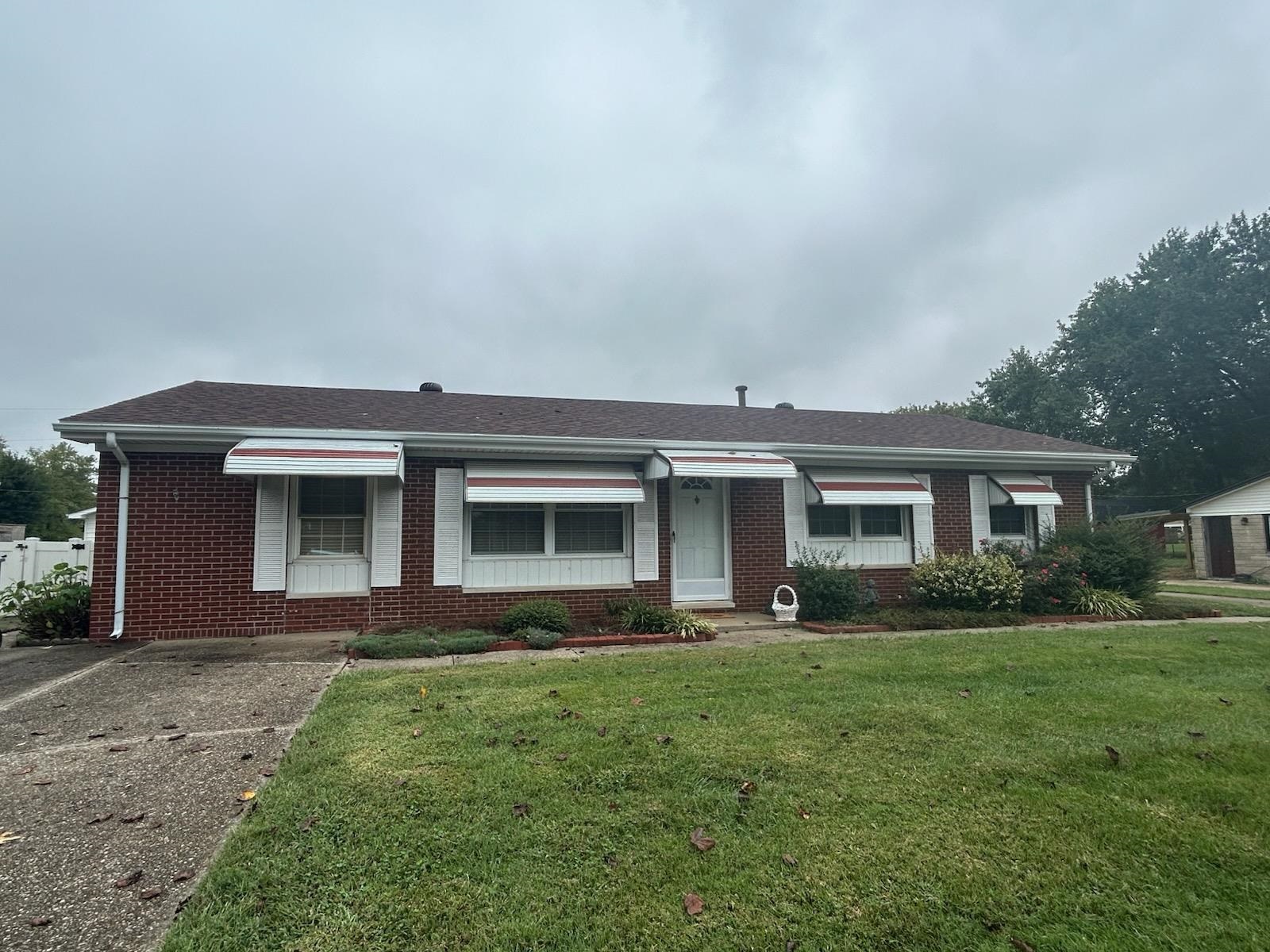 1905 Reid Rd, Owensboro, Kentucky 42303, 3 Bedrooms Bedrooms, ,2 BathroomsBathrooms,Single Family Residence,For Sale,Reid Rd,93171