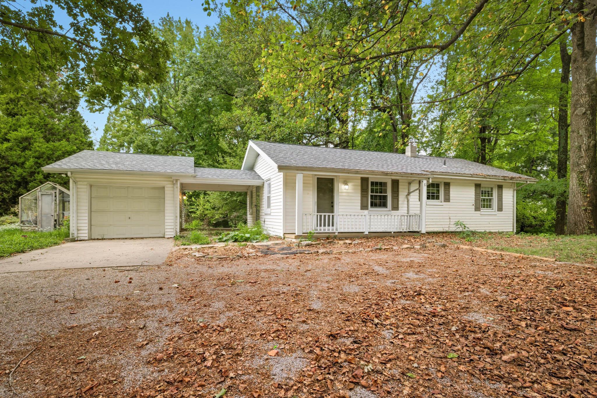 5611 Jones Road, Owensboro, Kentucky 42303, 2 Bedrooms Bedrooms, ,1 BathroomBathrooms,Single Family Residence,For Sale,Jones Road,93172