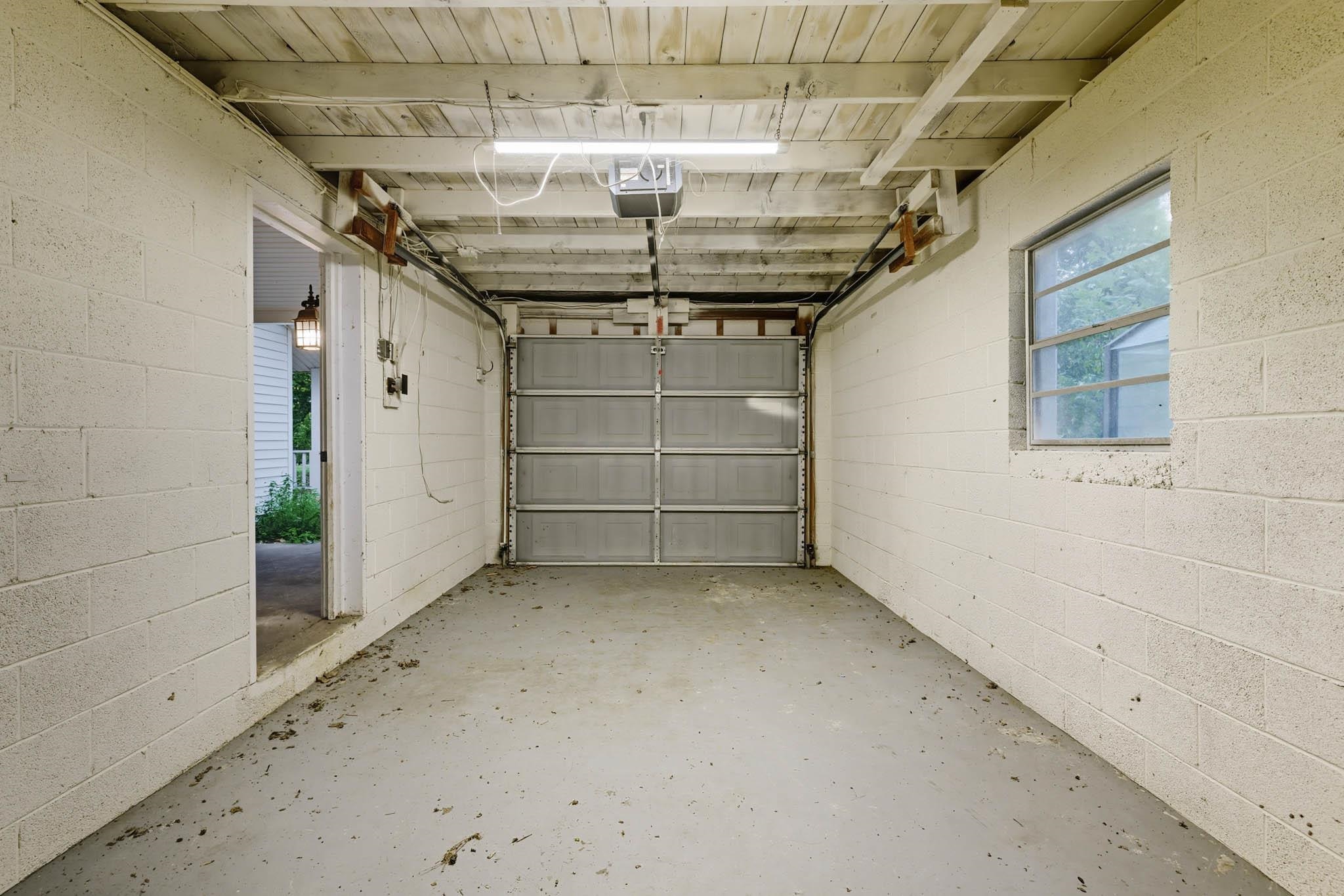 5611 Jones Road, Owensboro, Kentucky 42303, 2 Bedrooms Bedrooms, ,1 BathroomBathrooms,Single Family Residence,For Sale,Jones Road,93172