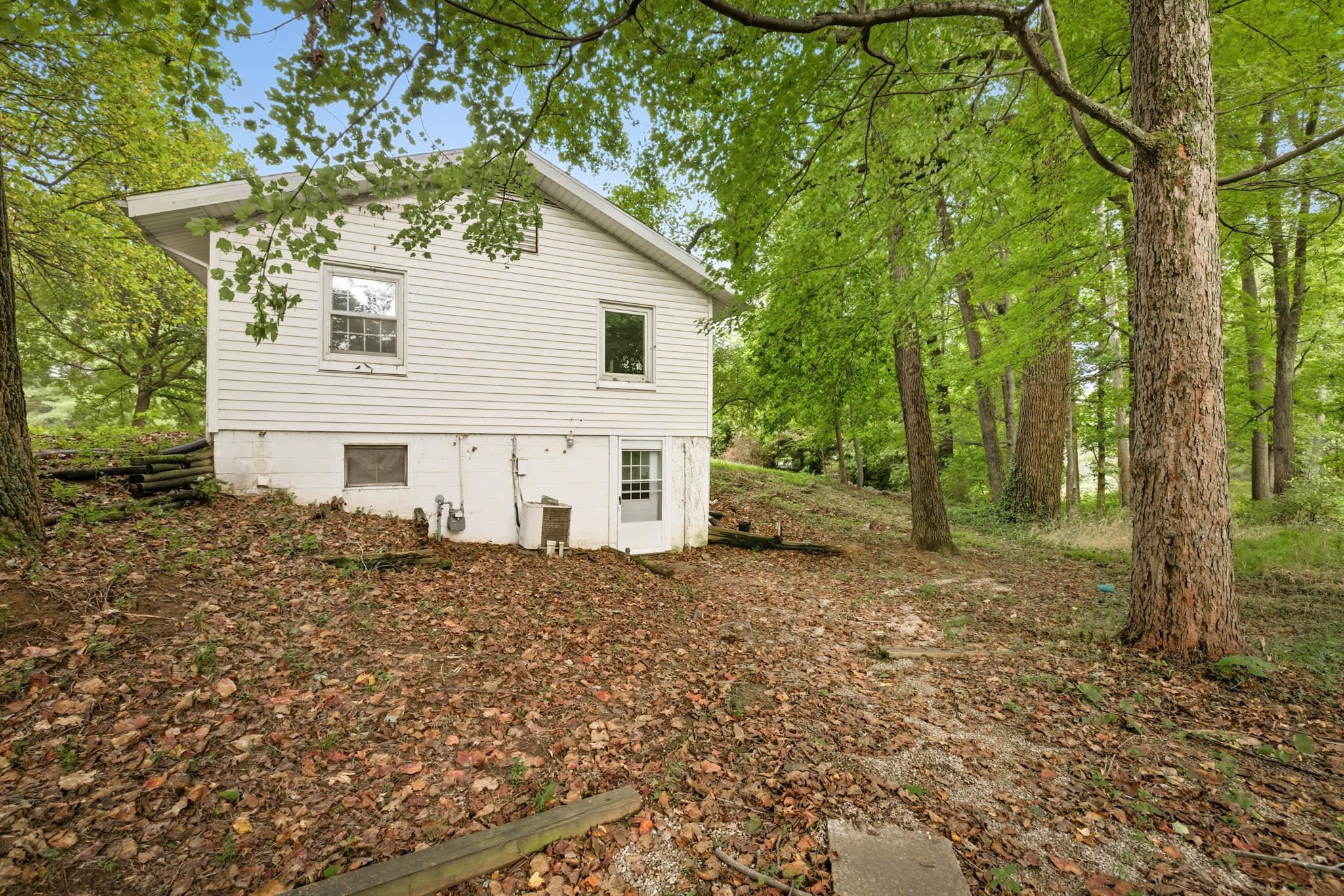 5611 Jones Road, Owensboro, Kentucky 42303, 2 Bedrooms Bedrooms, ,1 BathroomBathrooms,Single Family Residence,For Sale,Jones Road,93172