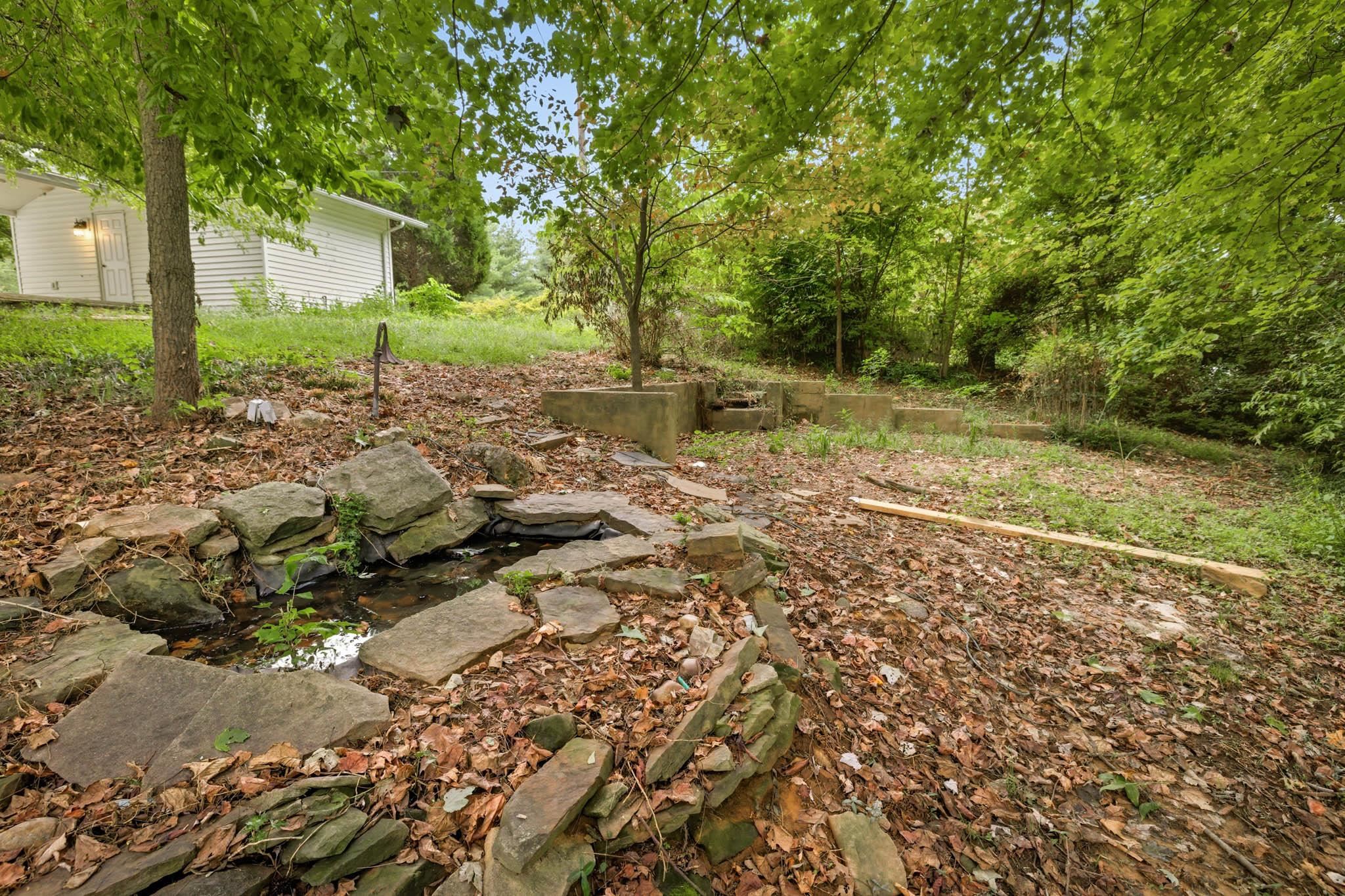 5611 Jones Road, Owensboro, Kentucky 42303, 2 Bedrooms Bedrooms, ,1 BathroomBathrooms,Single Family Residence,For Sale,Jones Road,93172