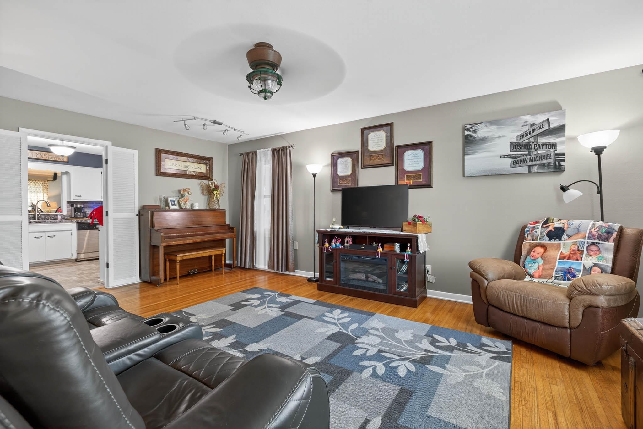 2520 South Griffith Avenue, Owensboro, Kentucky 42303, 3 Bedrooms Bedrooms, ,1 BathroomBathrooms,Single Family Residence,For Sale,South Griffith Avenue,93184