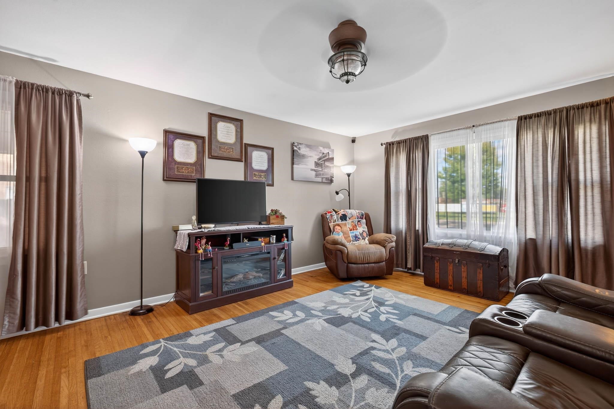 2520 South Griffith Avenue, Owensboro, Kentucky 42303, 3 Bedrooms Bedrooms, ,1 BathroomBathrooms,Single Family Residence,For Sale,South Griffith Avenue,93184