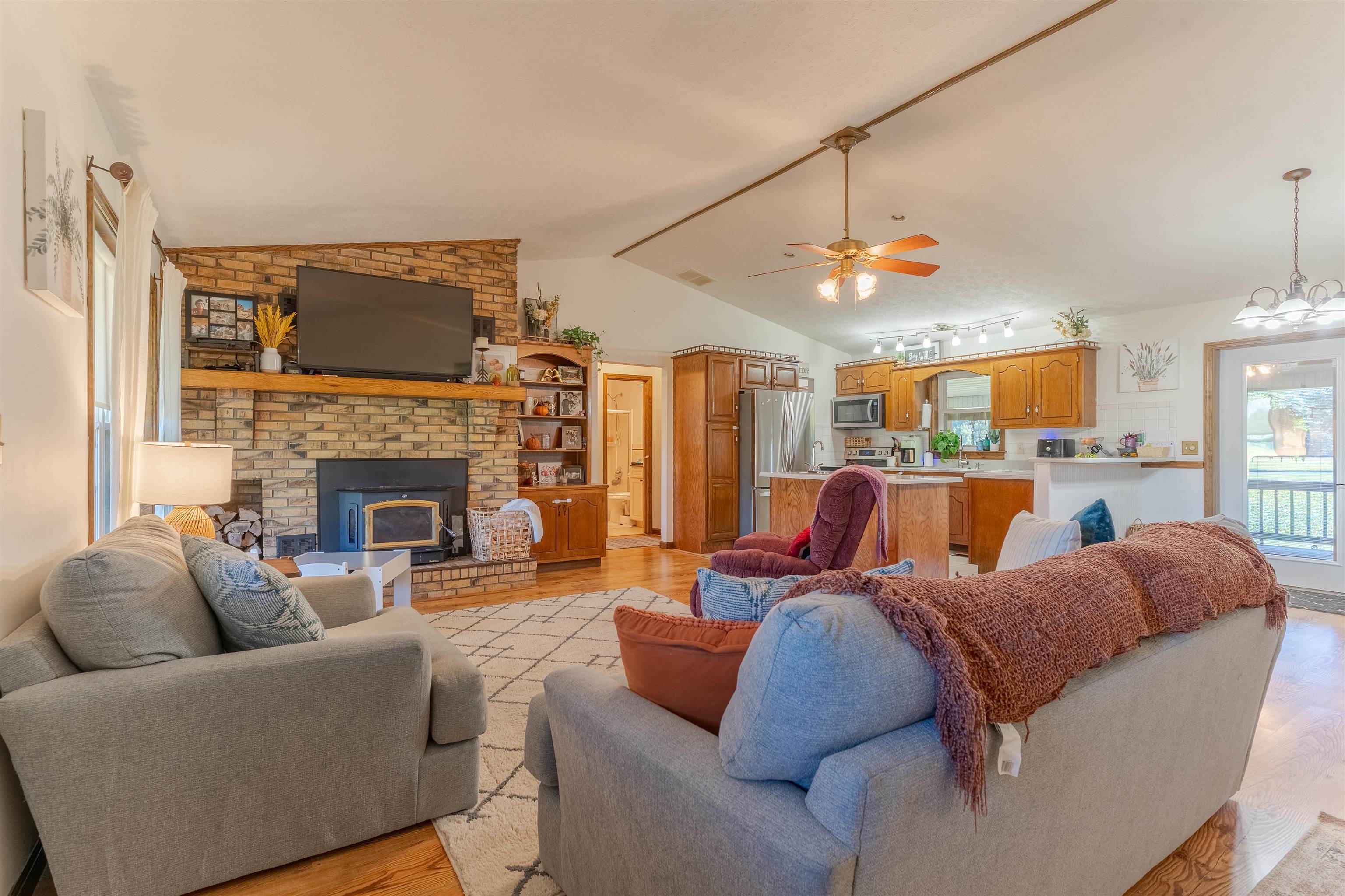 19942 State Route 811, Reed, Kentucky 42451, 2 Bedrooms Bedrooms, ,2 BathroomsBathrooms,Single Family Residence,For Sale,State Route 811,93187