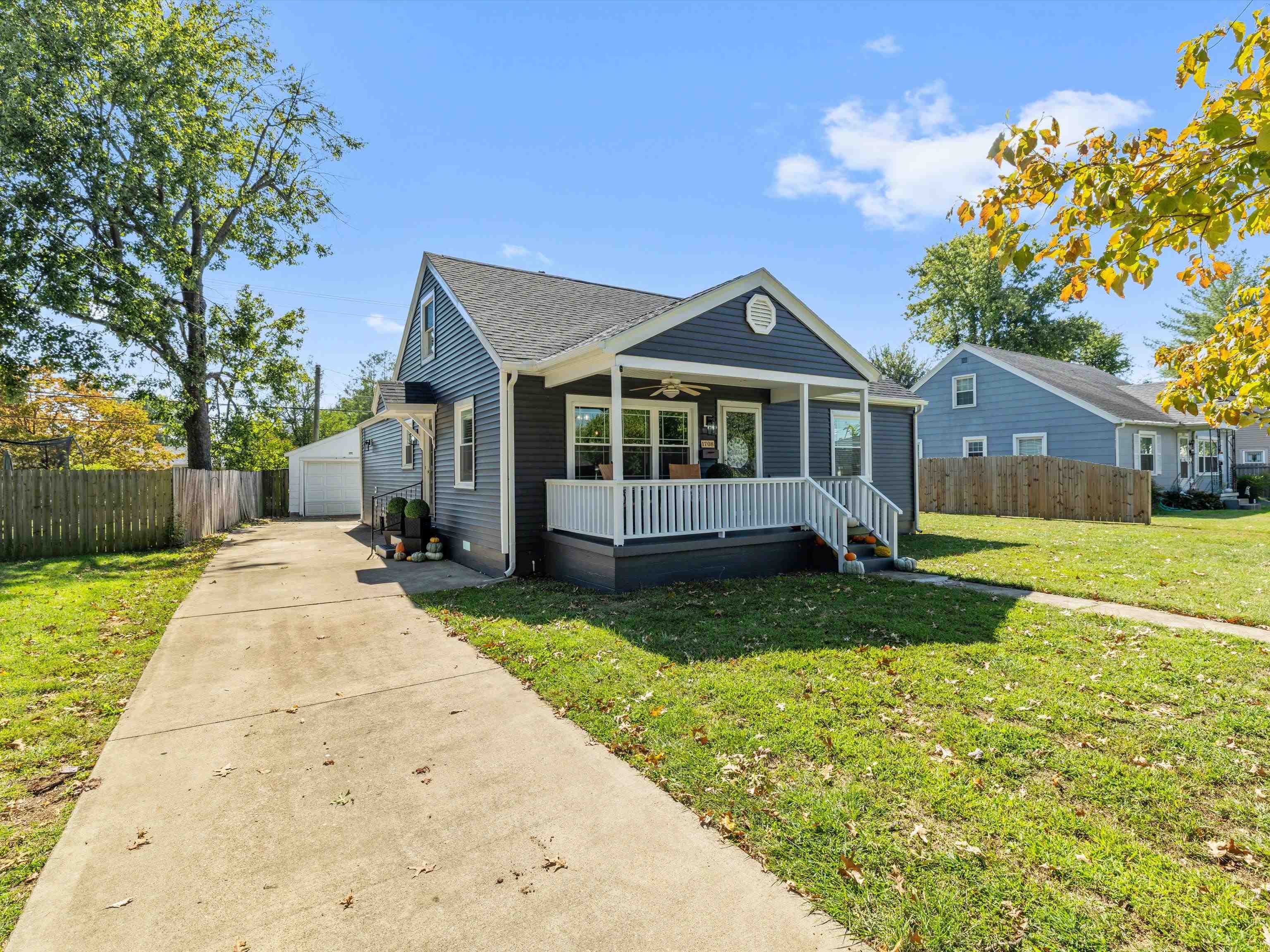 1708 Maple Ave, Owensboro, Kentucky 42301, 4 Bedrooms Bedrooms, ,2 BathroomsBathrooms,Single Family Residence,For Sale,Maple Ave,93203