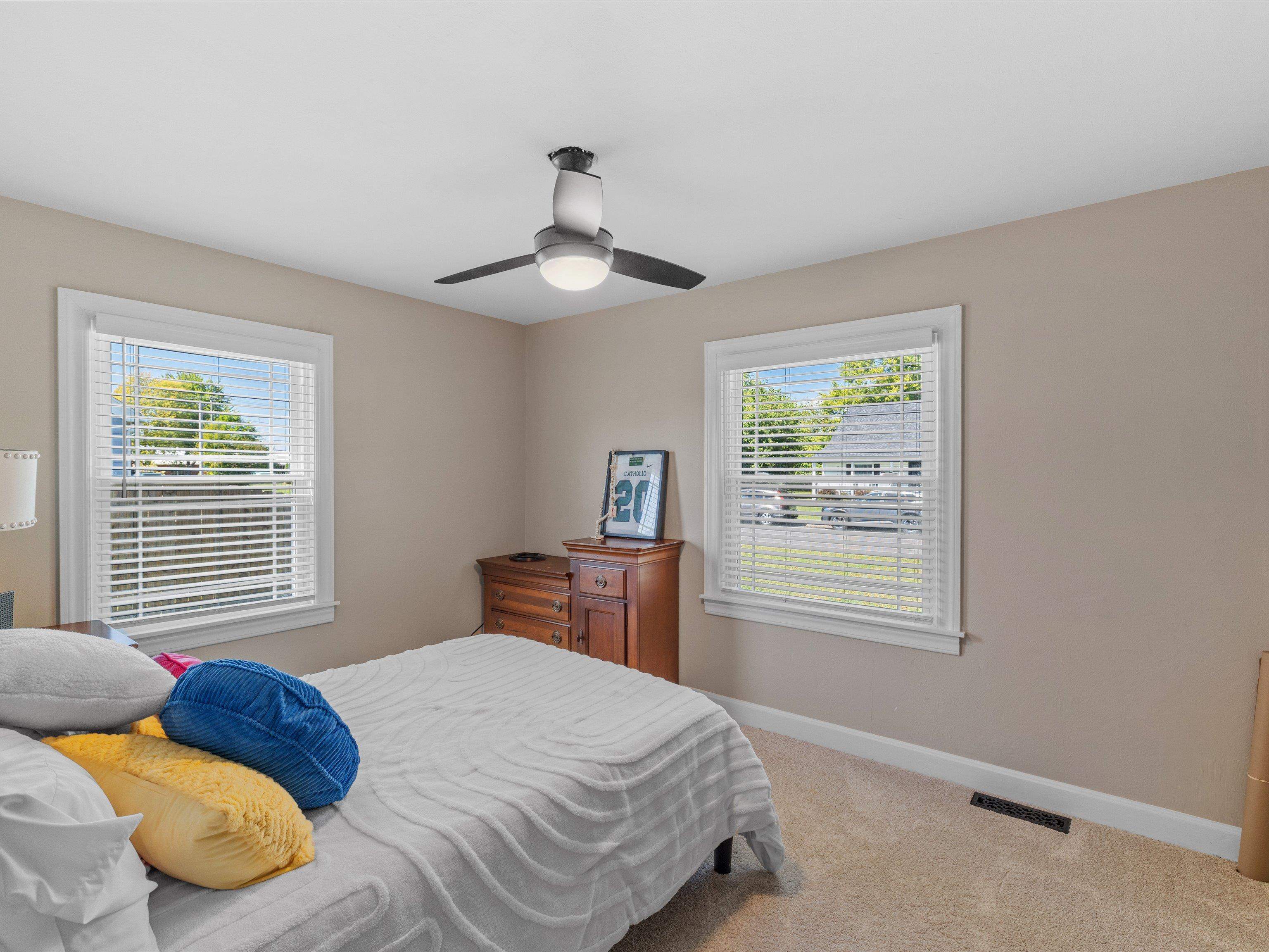 1708 Maple Ave, Owensboro, Kentucky 42301, 4 Bedrooms Bedrooms, ,2 BathroomsBathrooms,Single Family Residence,For Sale,Maple Ave,93203