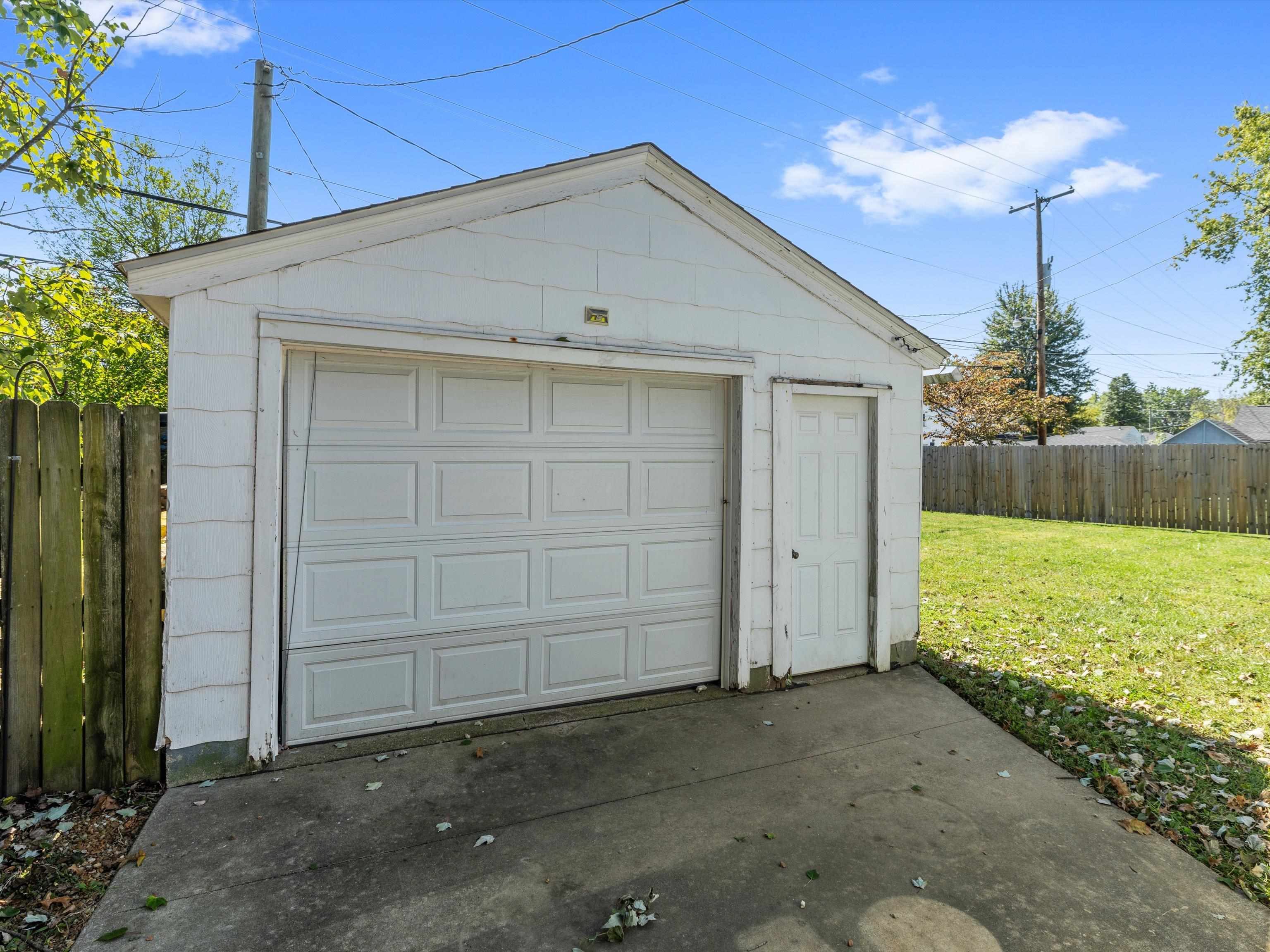 1708 Maple Ave, Owensboro, Kentucky 42301, 4 Bedrooms Bedrooms, ,2 BathroomsBathrooms,Single Family Residence,For Sale,Maple Ave,93203