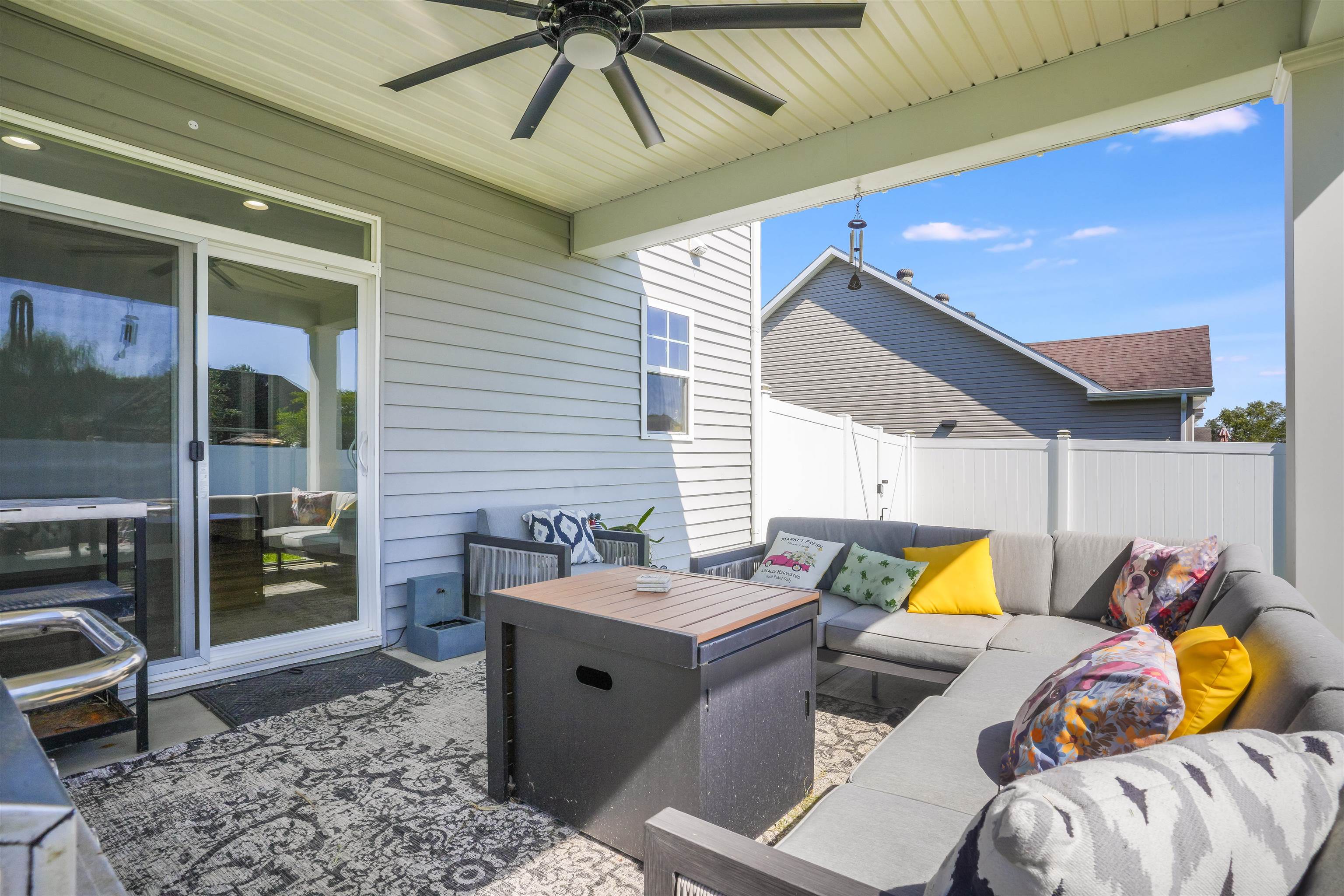 2415 Belize Dr, Evansville, Indiana 47725, 3 Bedrooms Bedrooms, ,2 BathroomsBathrooms,Single Family Residence,For Sale,Belize Dr,93204