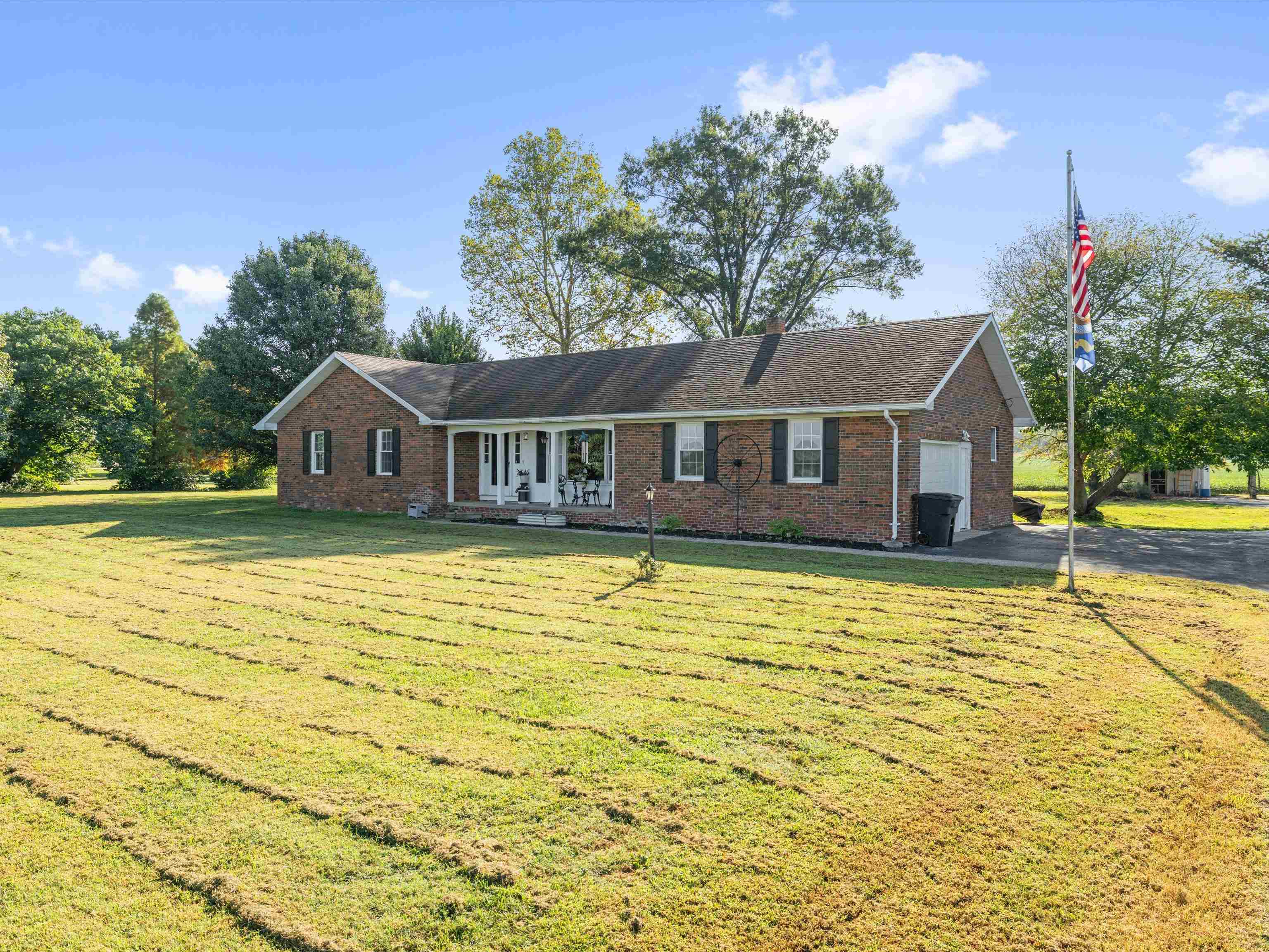 9585 River Road, Lewisport, Kentucky 42351, 3 Bedrooms Bedrooms, ,2 BathroomsBathrooms,Single Family Residence,For Sale,River Road,93207
