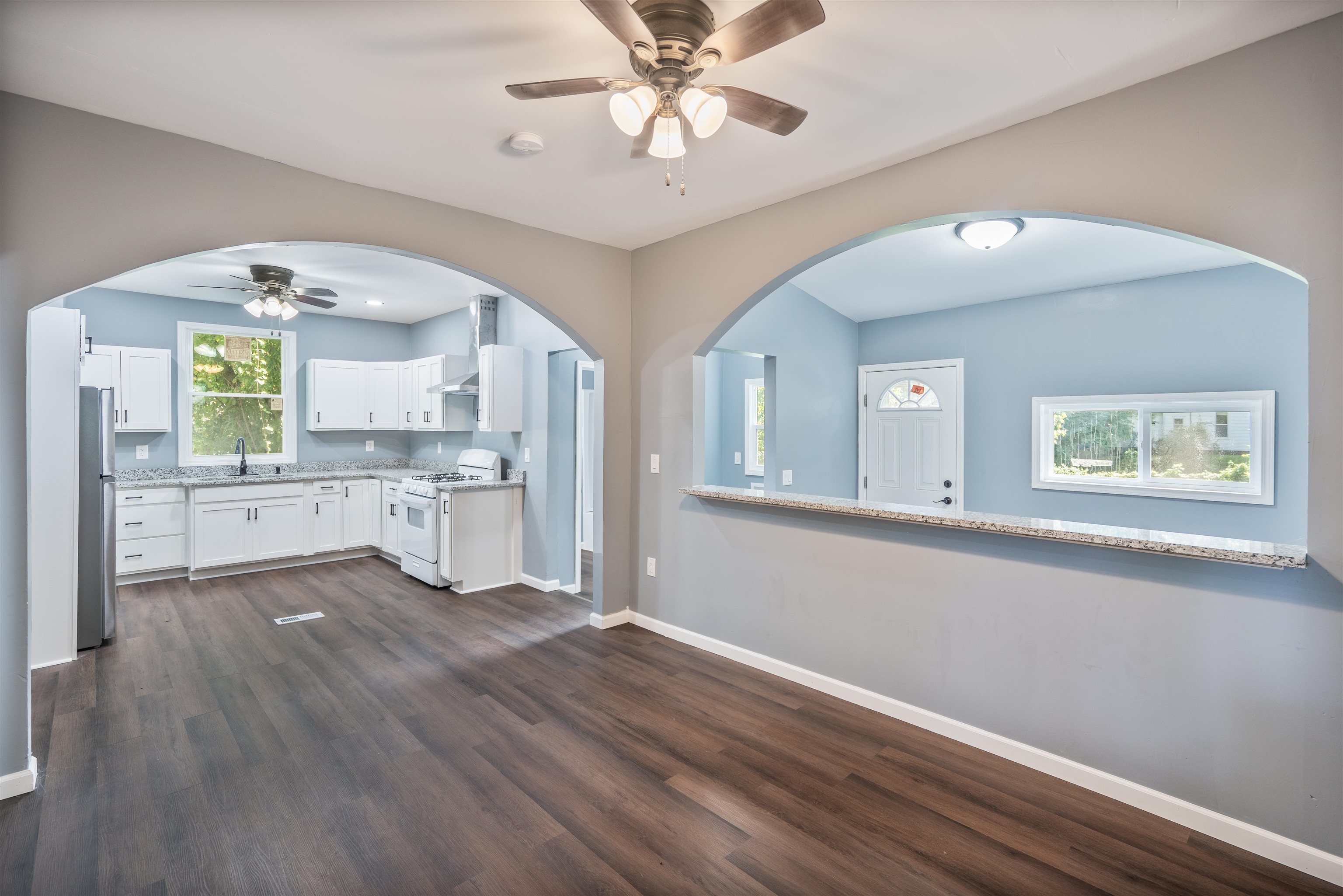 1714 Leitchfield Road, Owensboro, Kentucky 42301, 4 Bedrooms Bedrooms, ,2 BathroomsBathrooms,Single Family Residence,For Sale,Leitchfield Road,93208
