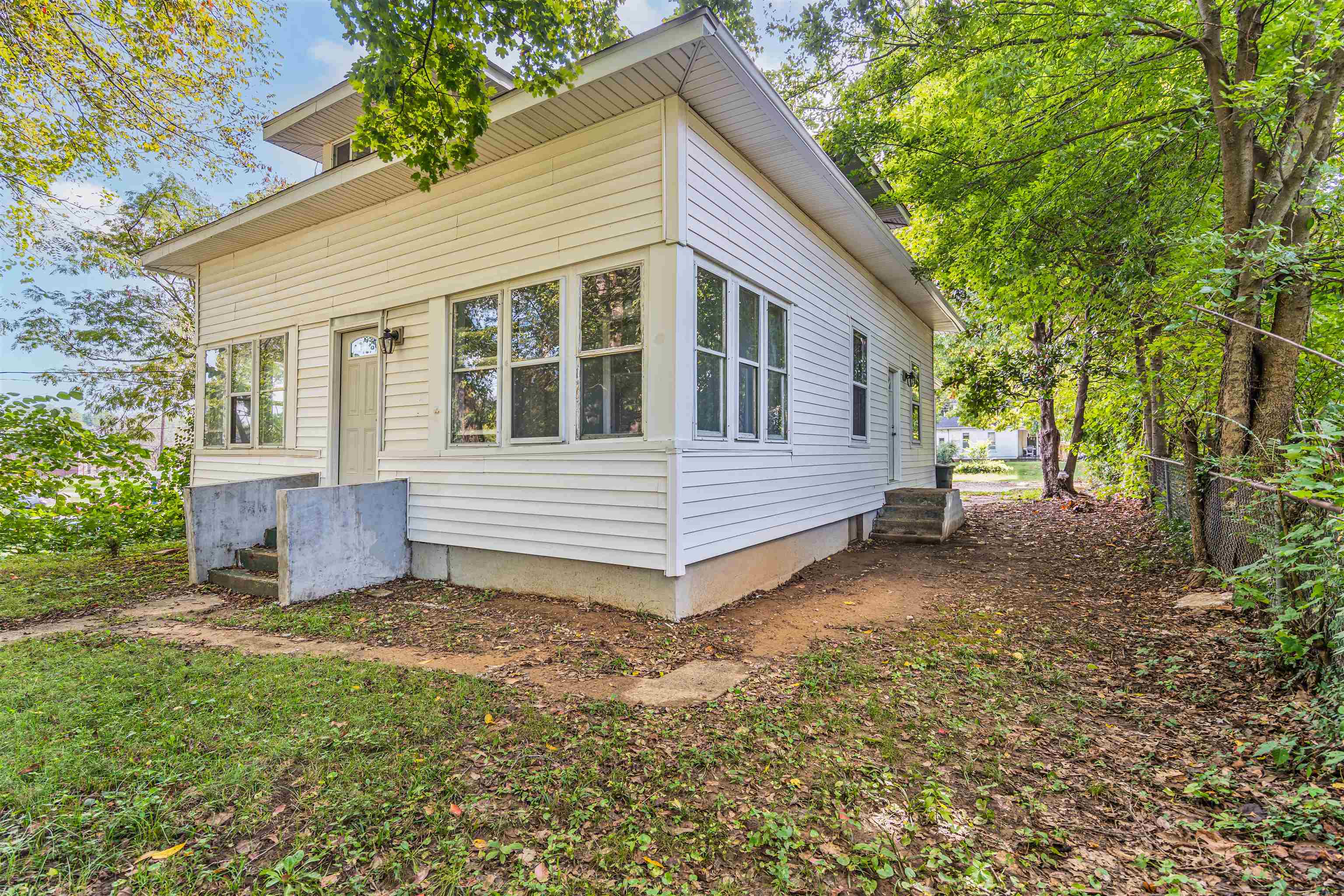 1714 Leitchfield Road, Owensboro, Kentucky 42301, 4 Bedrooms Bedrooms, ,2 BathroomsBathrooms,Single Family Residence,For Sale,Leitchfield Road,93208