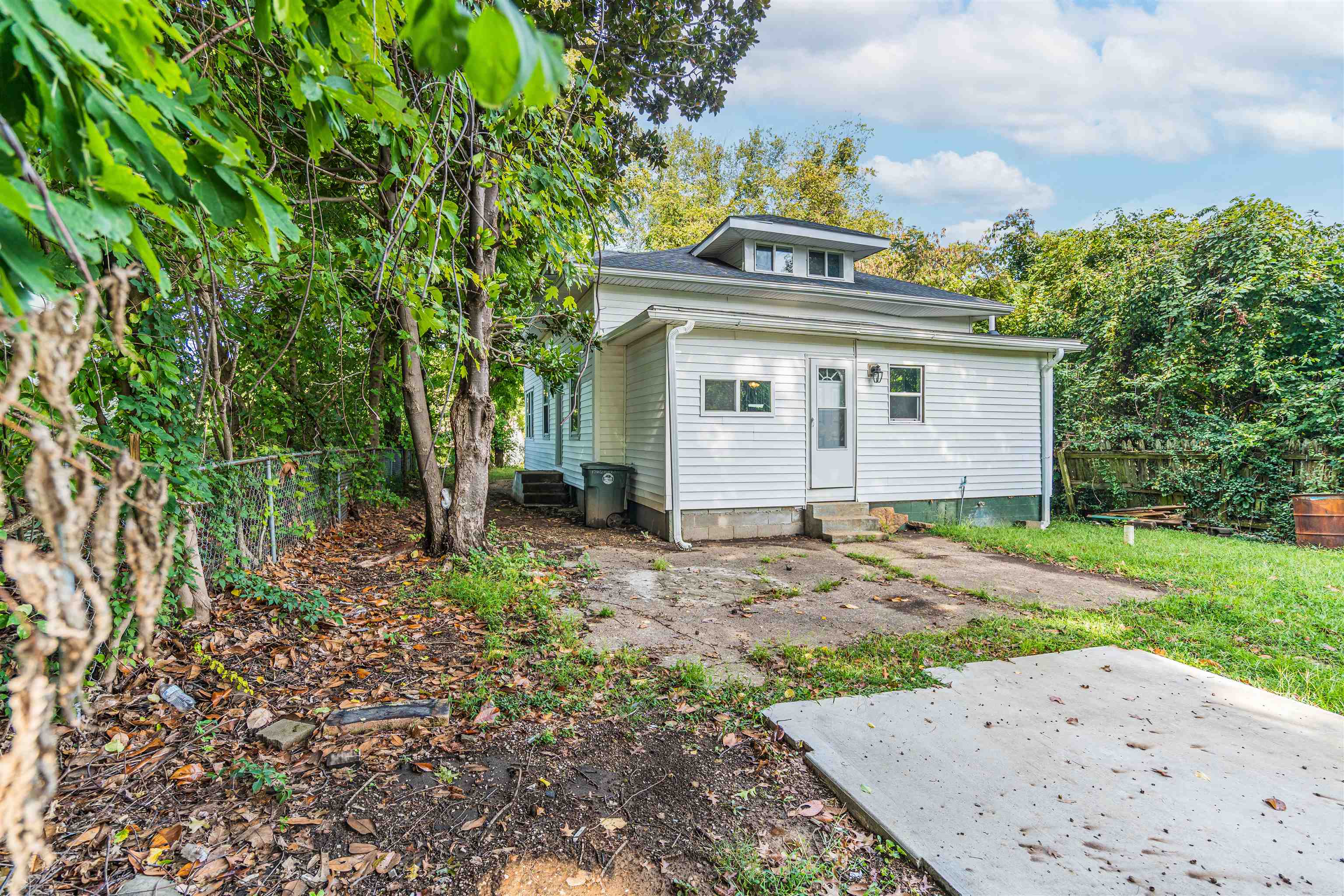 1714 Leitchfield Road, Owensboro, Kentucky 42301, 4 Bedrooms Bedrooms, ,2 BathroomsBathrooms,Single Family Residence,For Sale,Leitchfield Road,93208