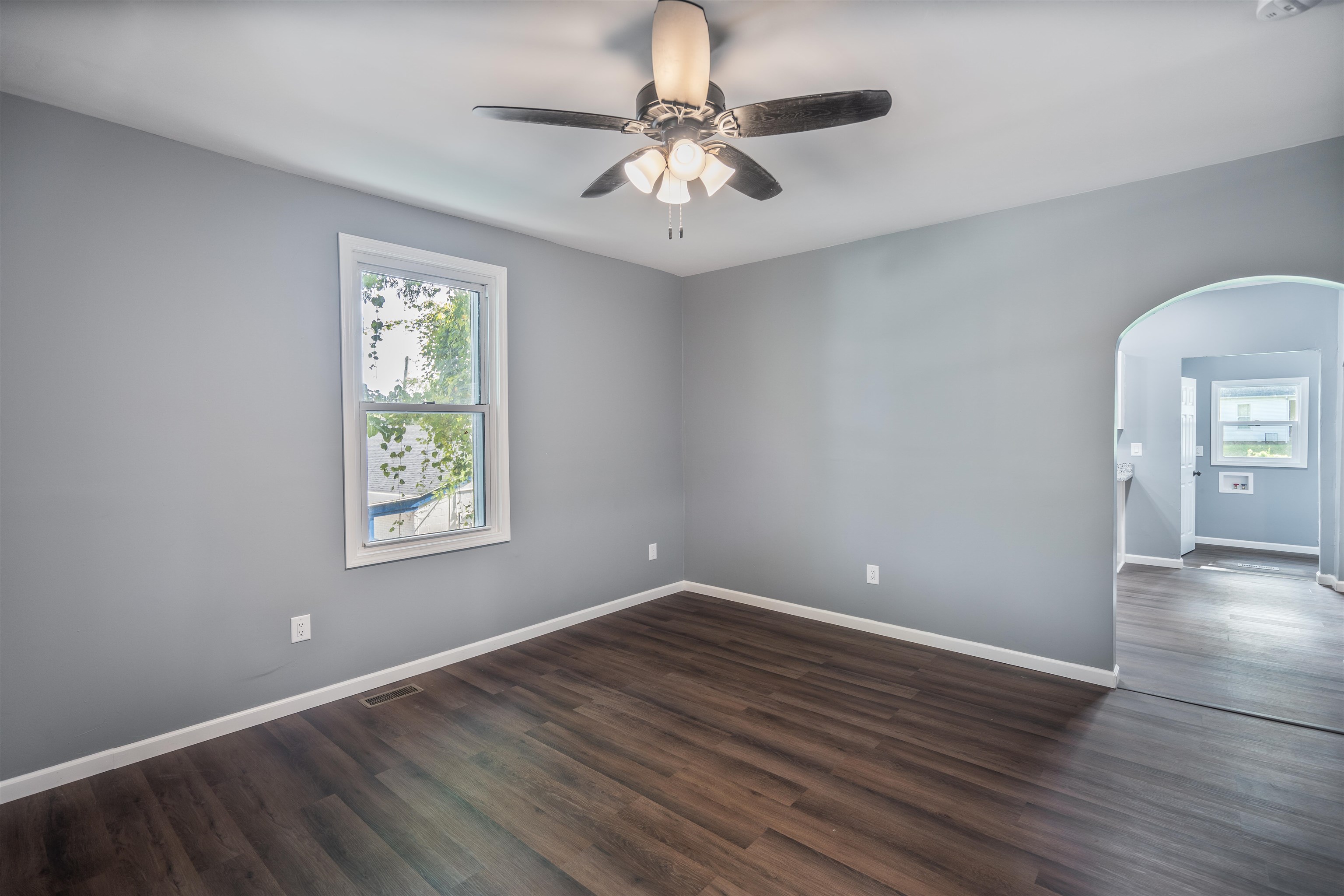 1714 Leitchfield Road, Owensboro, Kentucky 42301, 4 Bedrooms Bedrooms, ,2 BathroomsBathrooms,Single Family Residence,For Sale,Leitchfield Road,93208
