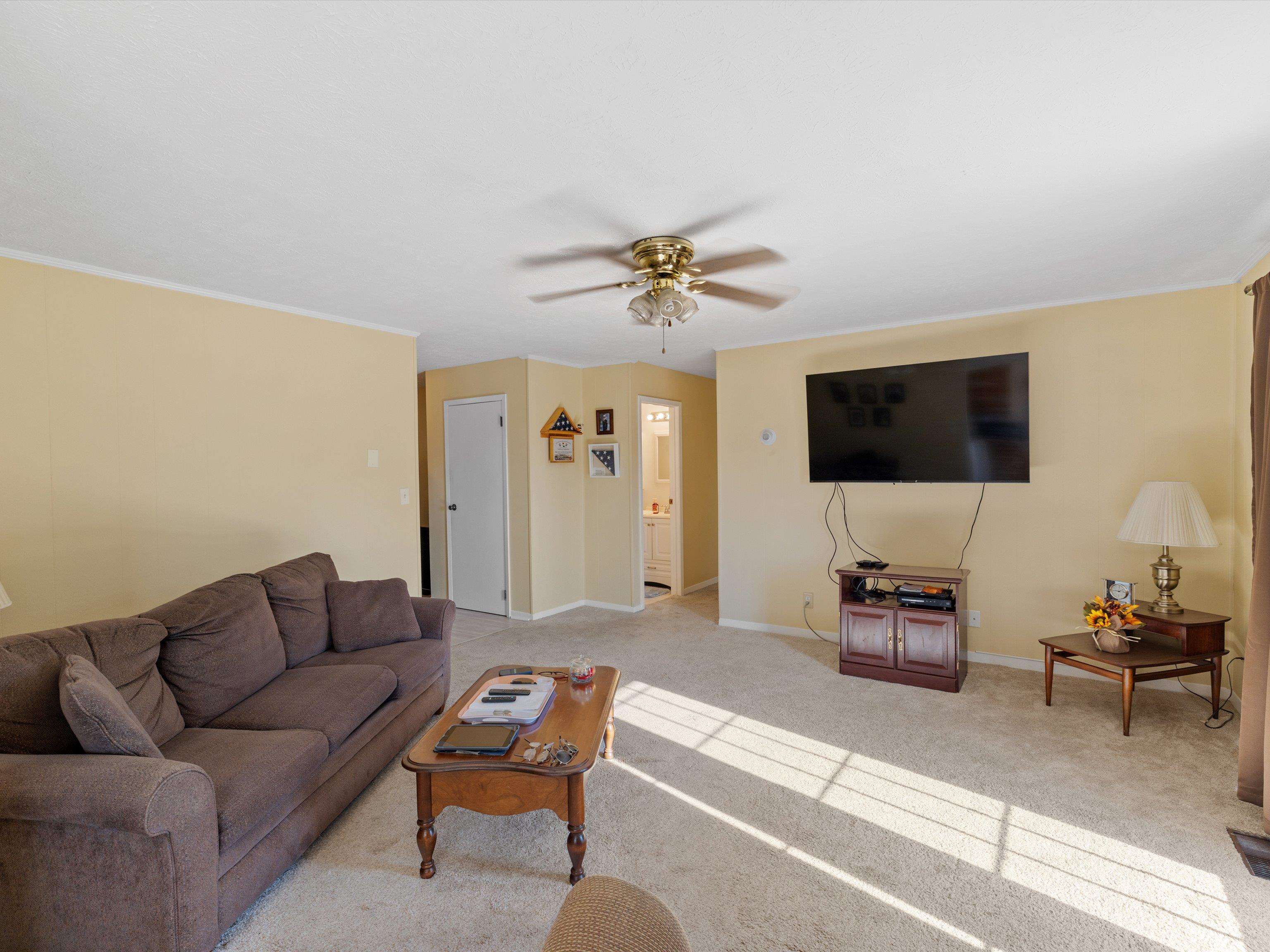 4037 Yates Drive, Owensboro, Kentucky 42301, 3 Bedrooms Bedrooms, ,2 BathroomsBathrooms,Single Family Residence,For Sale,Yates Drive,93225
