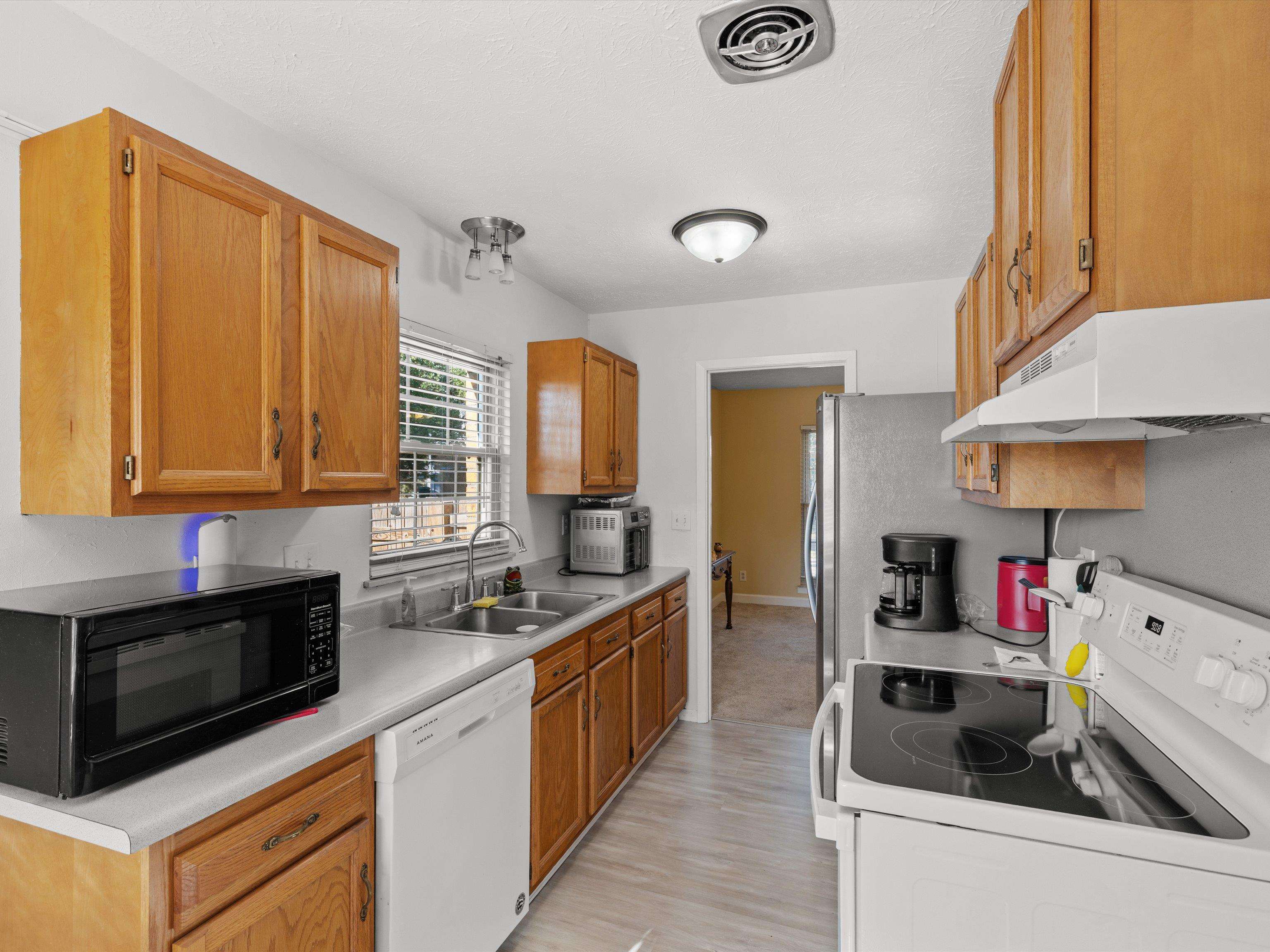 4037 Yates Drive, Owensboro, Kentucky 42301, 3 Bedrooms Bedrooms, ,2 BathroomsBathrooms,Single Family Residence,For Sale,Yates Drive,93225