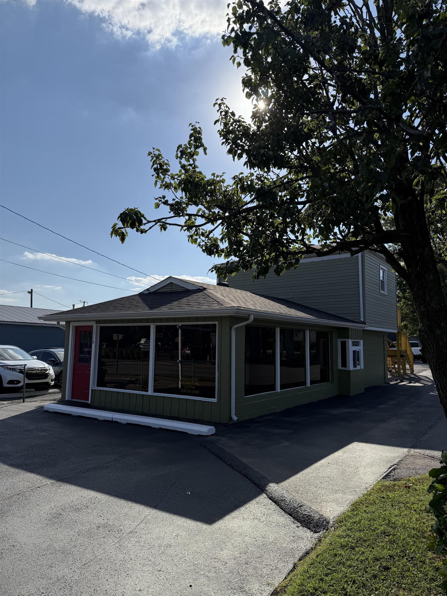 1216 Triplett Street, Owensboro, Kentucky 42303, ,Retail,For Sale,Triplett Street,93249