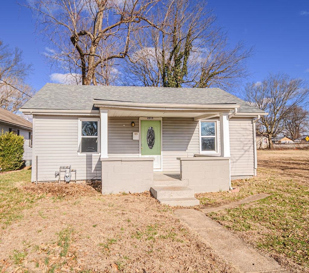 2215 8th St, Owensboro, Kentucky 42301, 2 Bedrooms Bedrooms, ,1 BathroomBathrooms,Single Family Residence,For Sale,8th St,93258