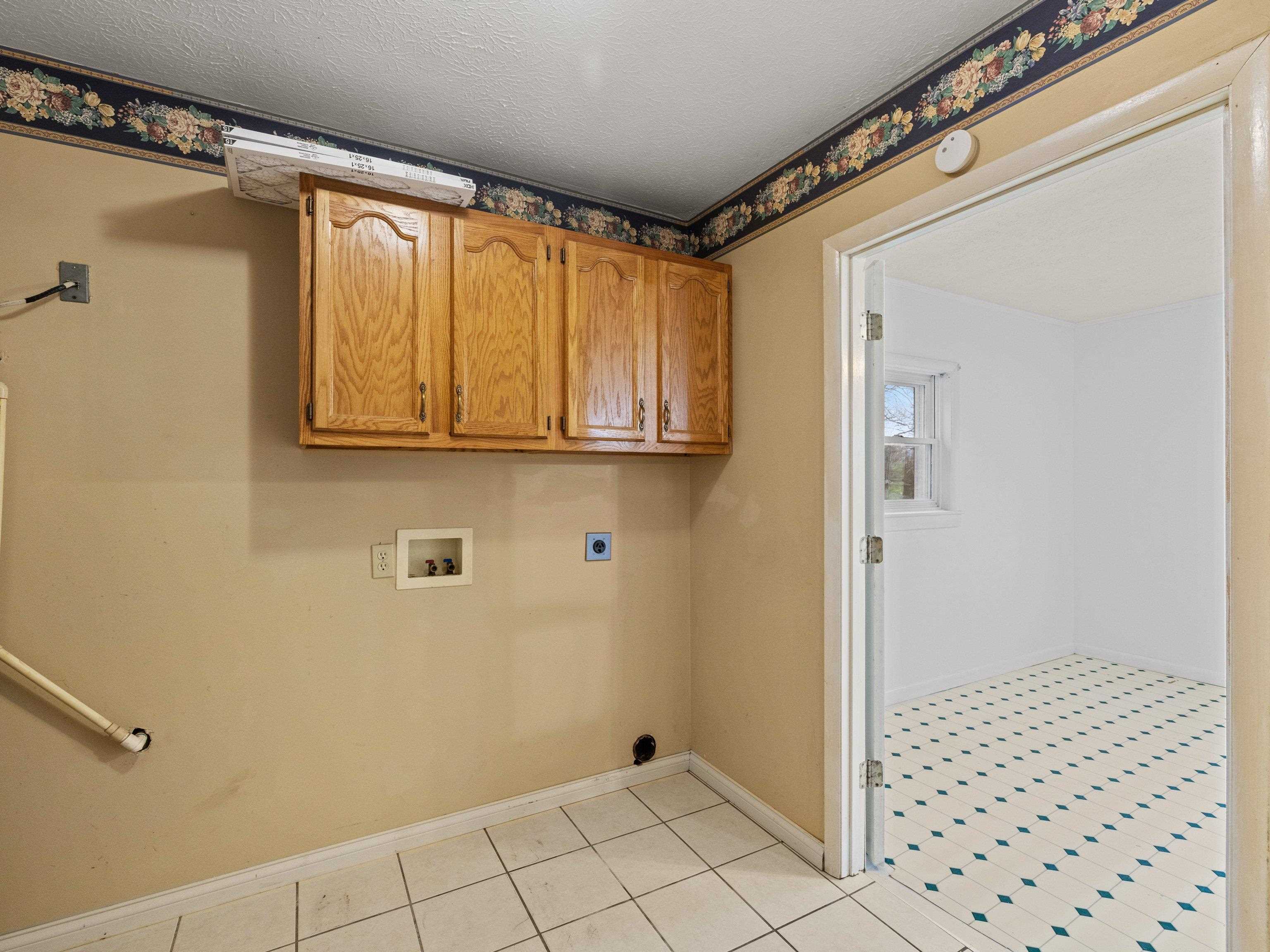 2595 State Route 144 W, Philpot, Kentucky 42366, 2 Bedrooms Bedrooms, ,1 BathroomBathrooms,Single Family Residence,For Sale,State Route 144 W,93259