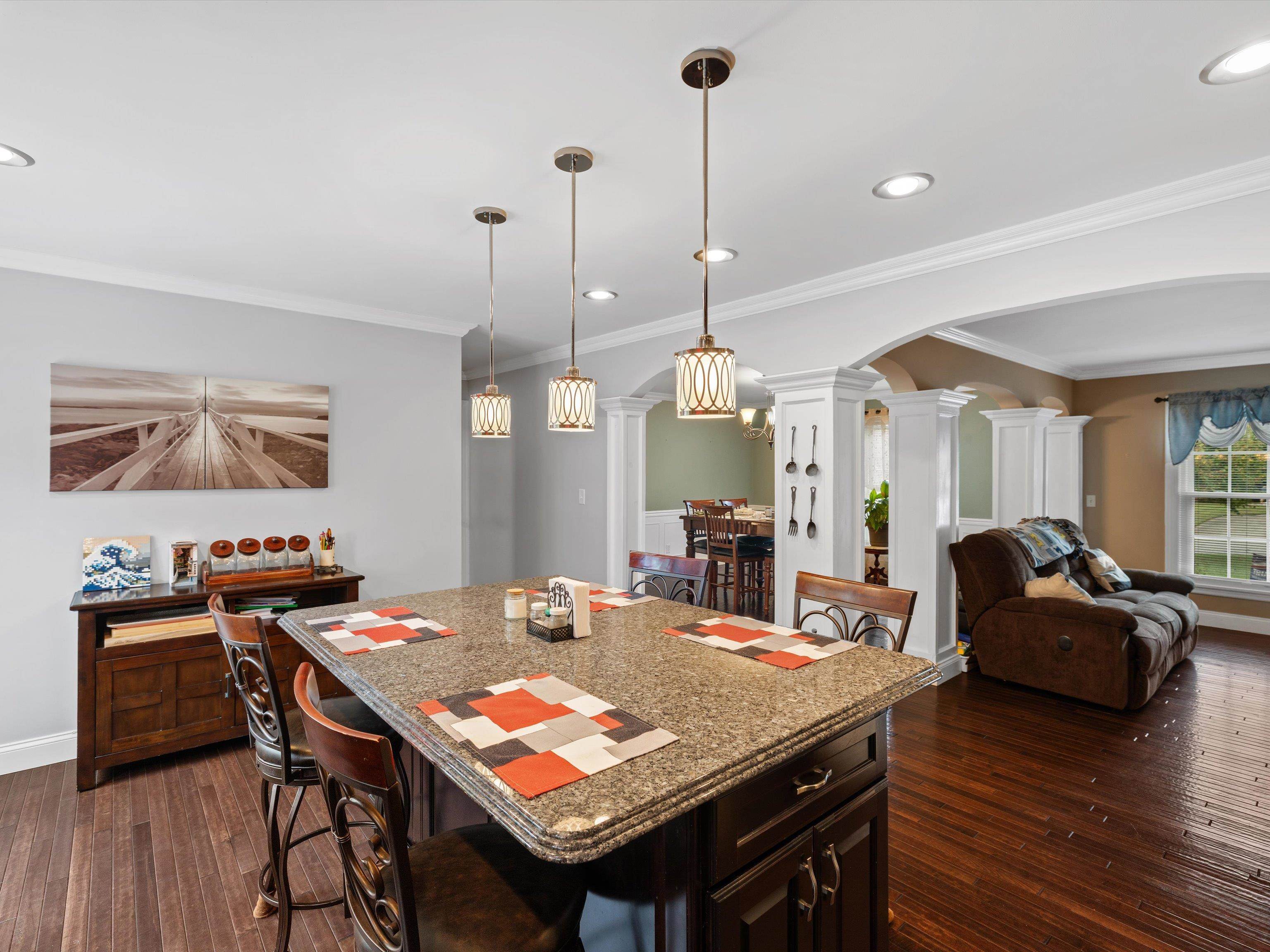 1318 Woodmere Ln, Owensboro, Kentucky 42303, 5 Bedrooms Bedrooms, ,3 BathroomsBathrooms,Single Family Residence,For Sale,Woodmere Ln,93261