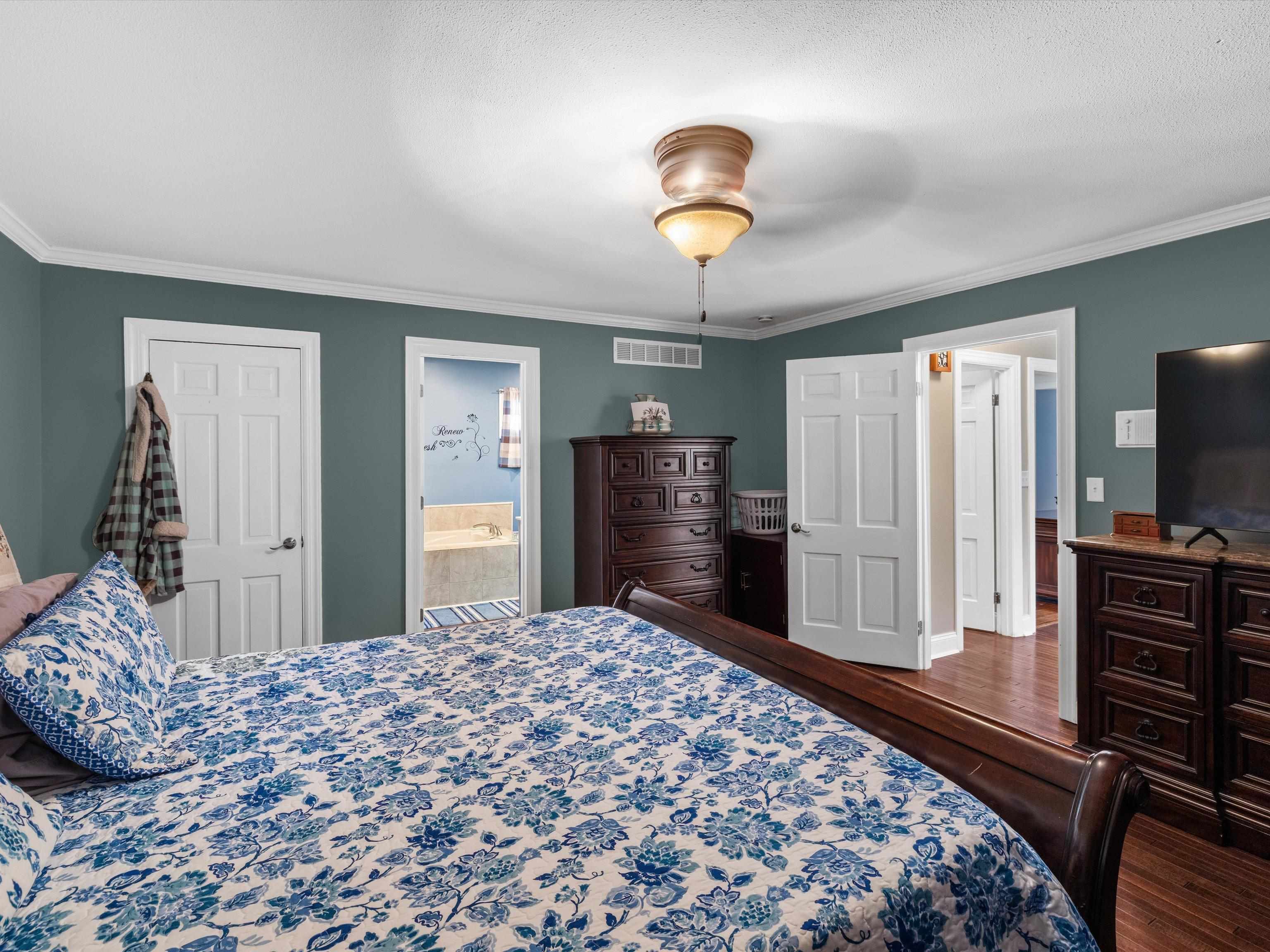 1318 Woodmere Ln, Owensboro, Kentucky 42303, 5 Bedrooms Bedrooms, ,3 BathroomsBathrooms,Single Family Residence,For Sale,Woodmere Ln,93261