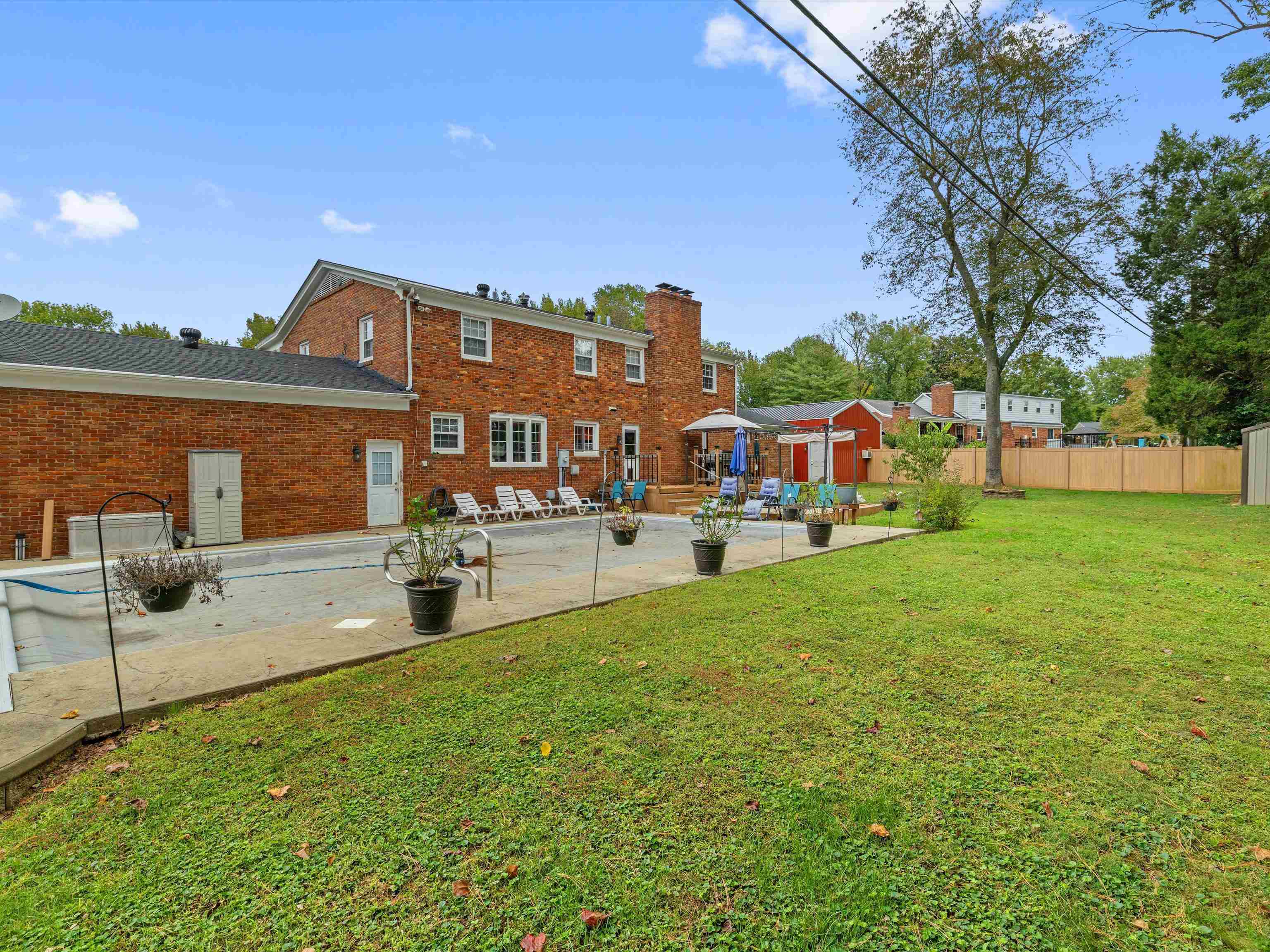 1318 Woodmere Ln, Owensboro, Kentucky 42303, 5 Bedrooms Bedrooms, ,3 BathroomsBathrooms,Single Family Residence,For Sale,Woodmere Ln,93261