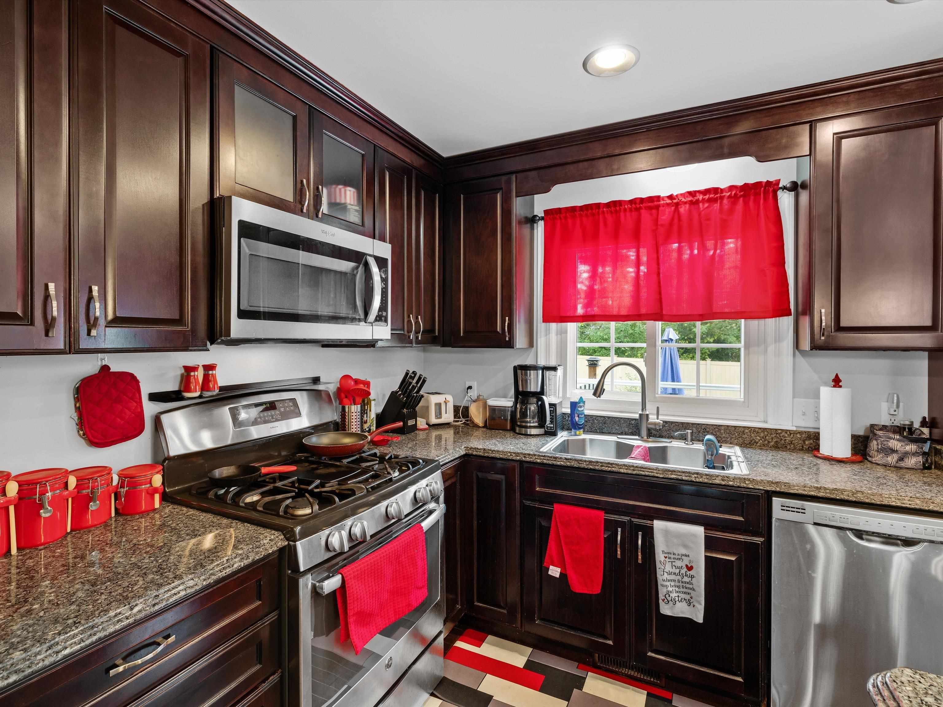 1318 Woodmere Ln, Owensboro, Kentucky 42303, 5 Bedrooms Bedrooms, ,3 BathroomsBathrooms,Single Family Residence,For Sale,Woodmere Ln,93261