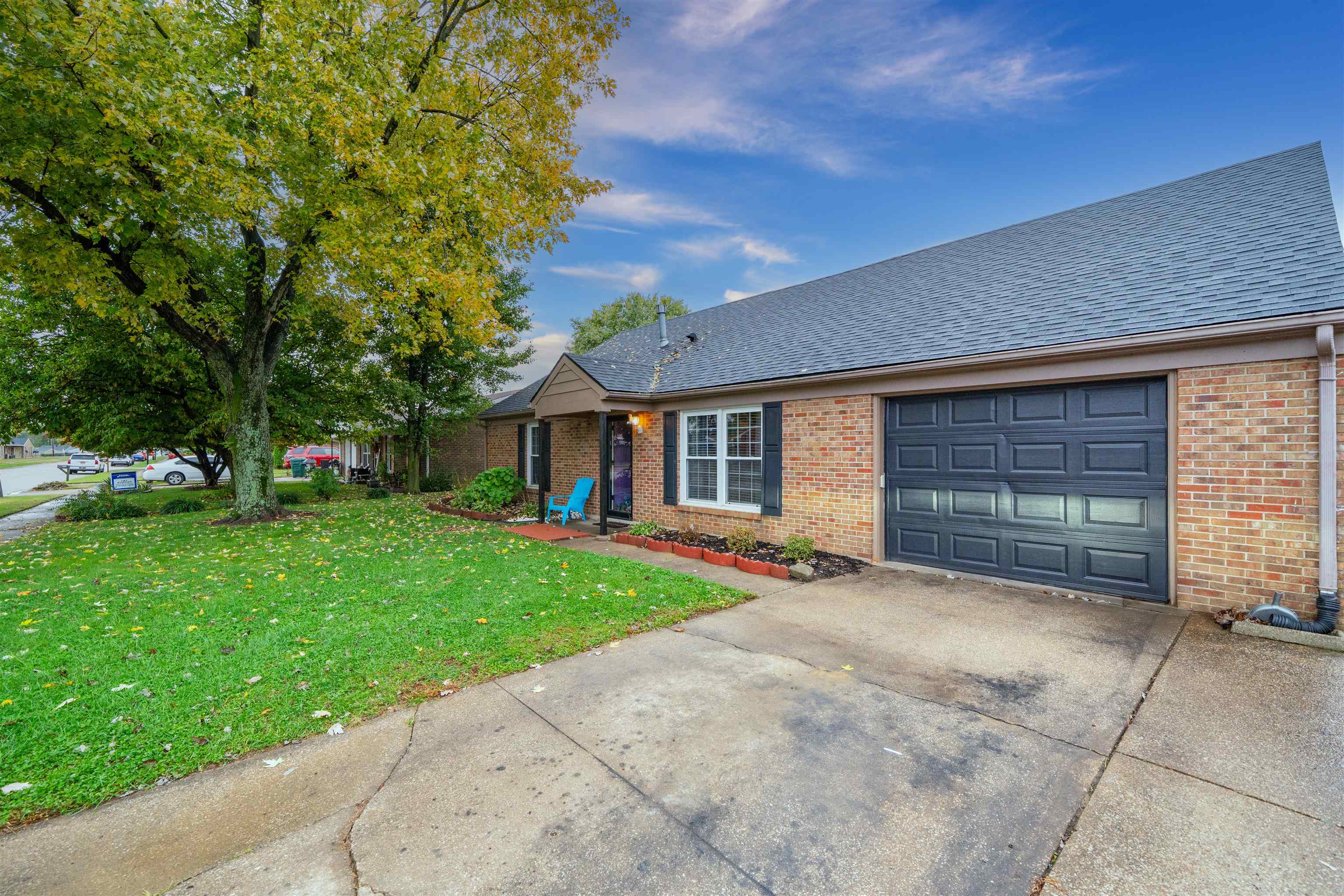 122 Martin Way, Owensboro, Kentucky 42301-0265, 5 Bedrooms Bedrooms, ,2 BathroomsBathrooms,Single Family Residence,For Sale,Martin Way,93262