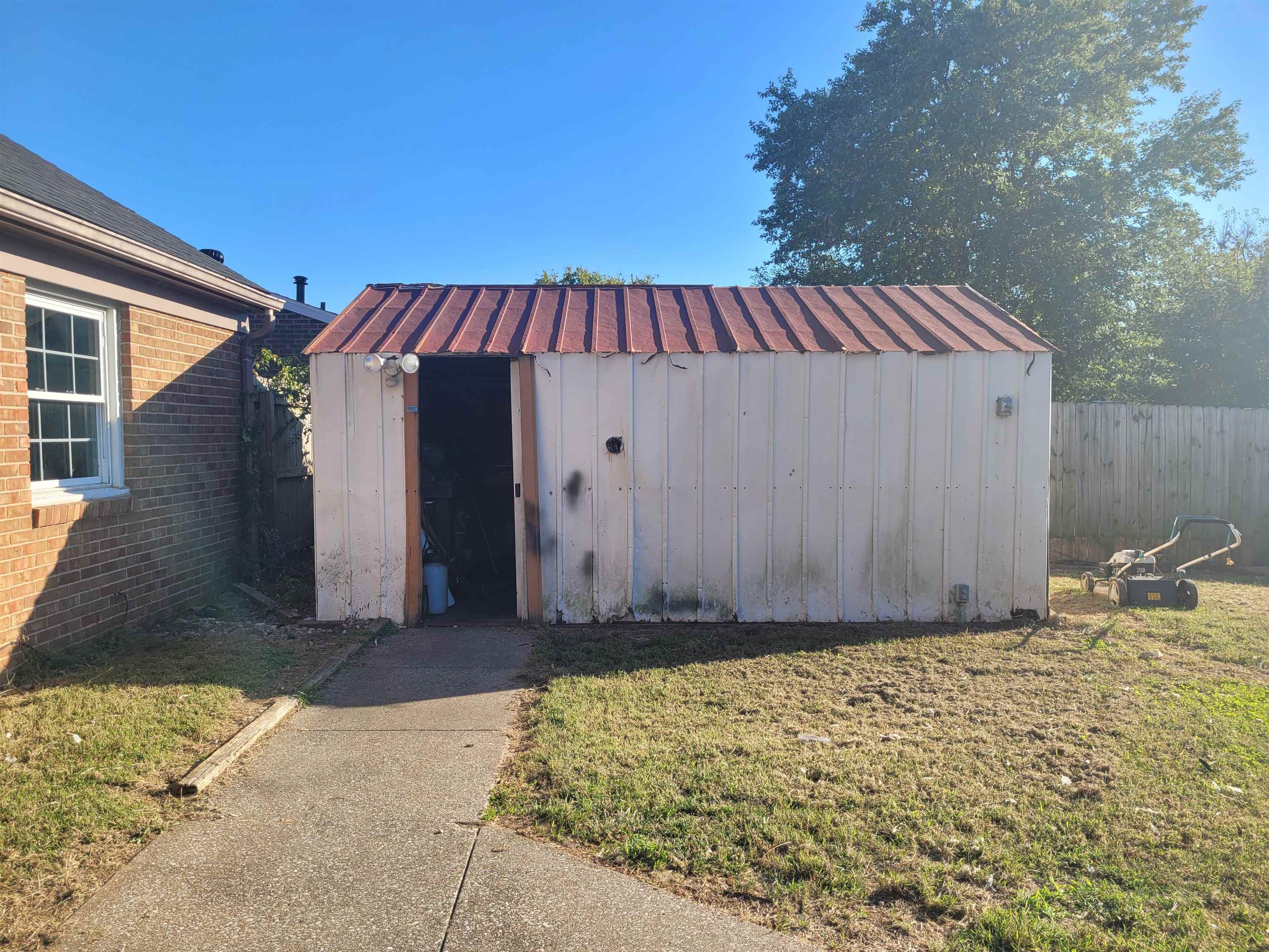 122 Martin Way, Owensboro, Kentucky 42301-0265, 5 Bedrooms Bedrooms, ,2 BathroomsBathrooms,Single Family Residence,For Sale,Martin Way,93262